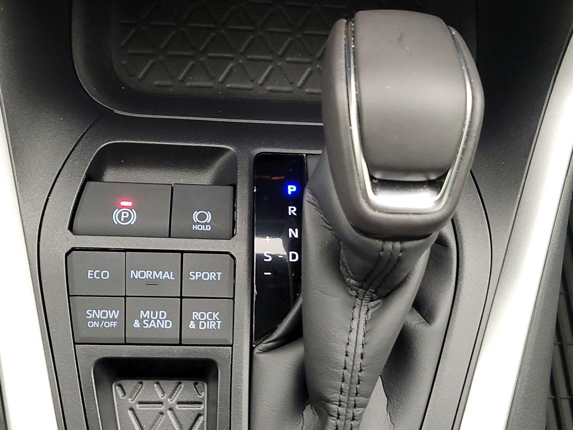 Thumbnail: 2025 Toyota RAV4 - 18