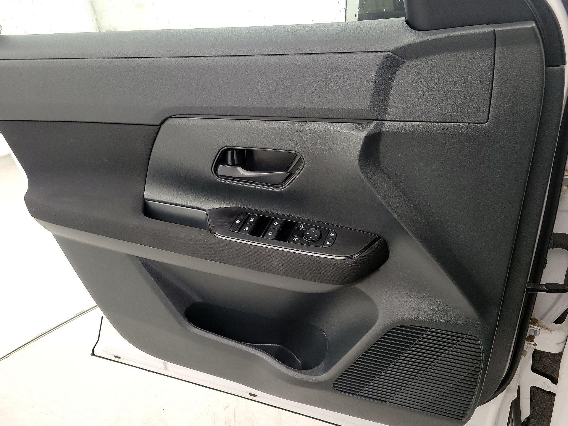 Thumbnail: 2025 Nissan Kicks - 12