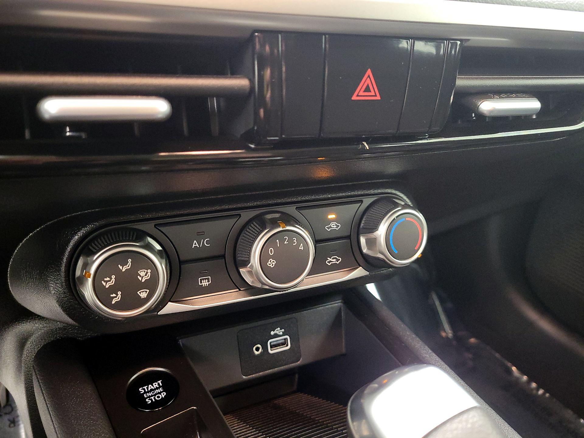 Thumbnail: 2025 Nissan Kicks - 16