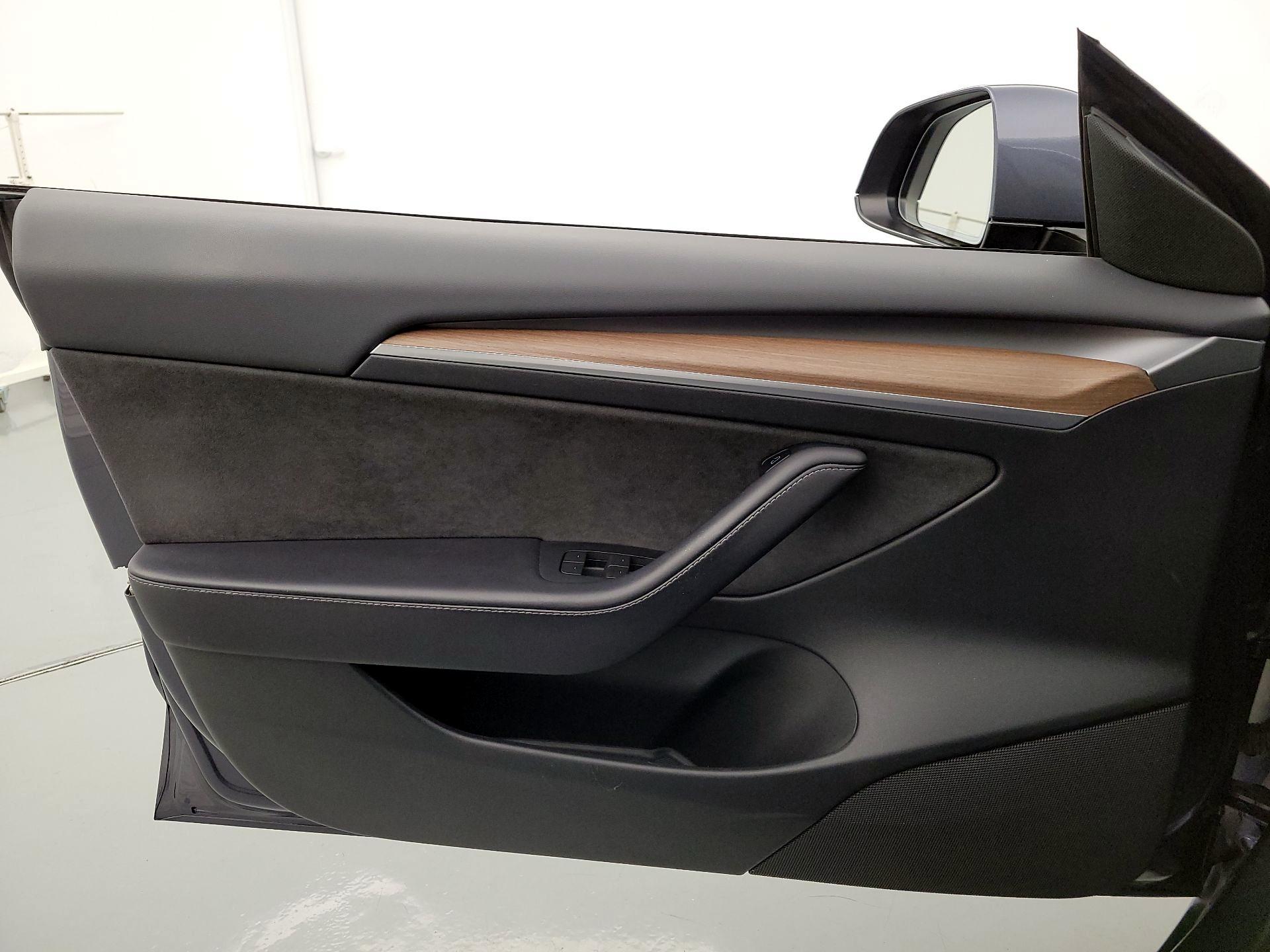 Thumbnail: 2023 Tesla Model 3 - 12