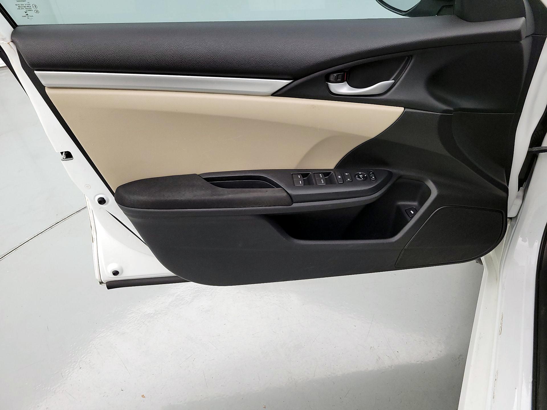 Thumbnail: 2016 Honda Civic - 12