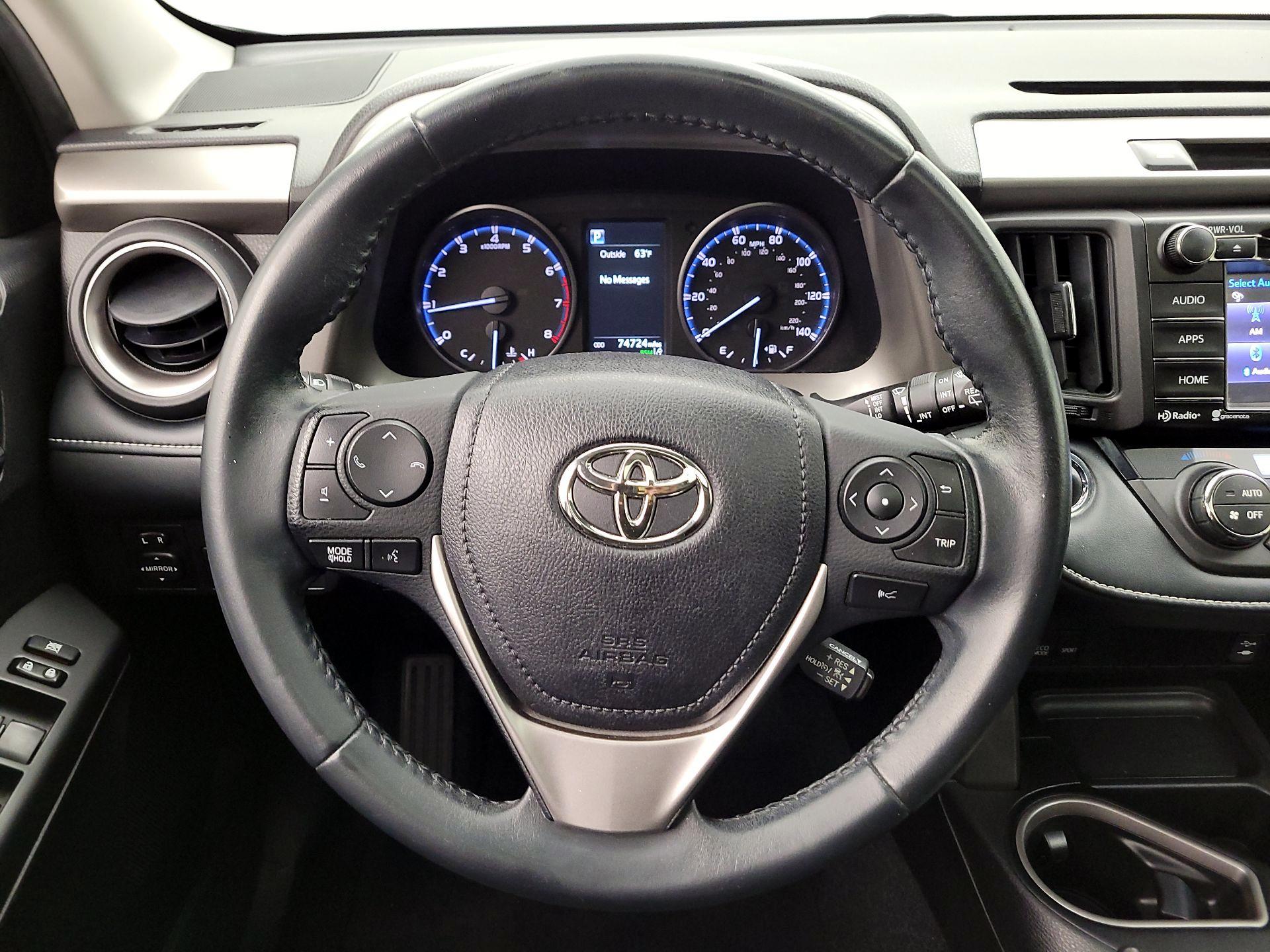 Thumbnail: 2018 Toyota RAV4 - 10