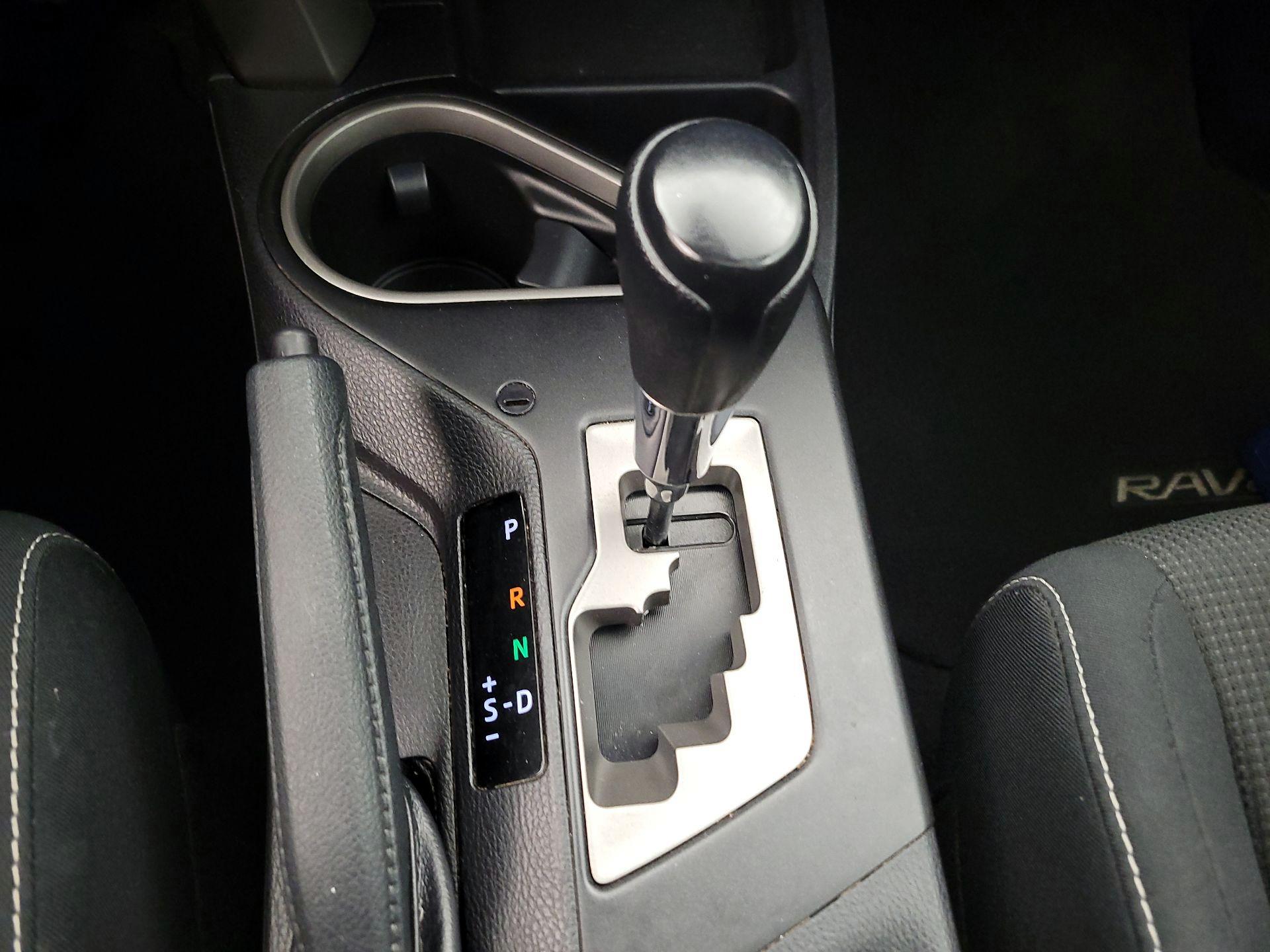 Thumbnail: 2018 Toyota RAV4 - 17