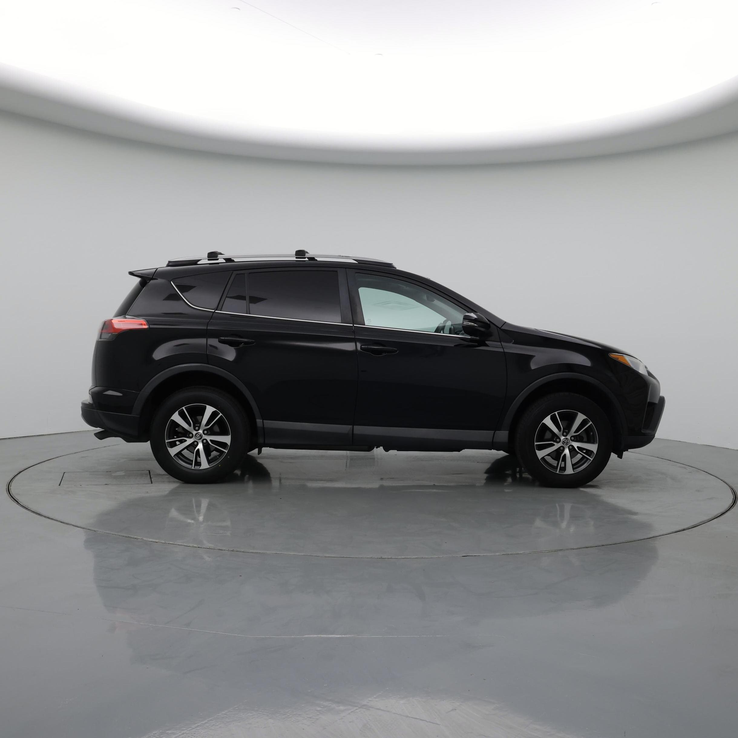 Thumbnail: 2018 Toyota RAV4 - 7