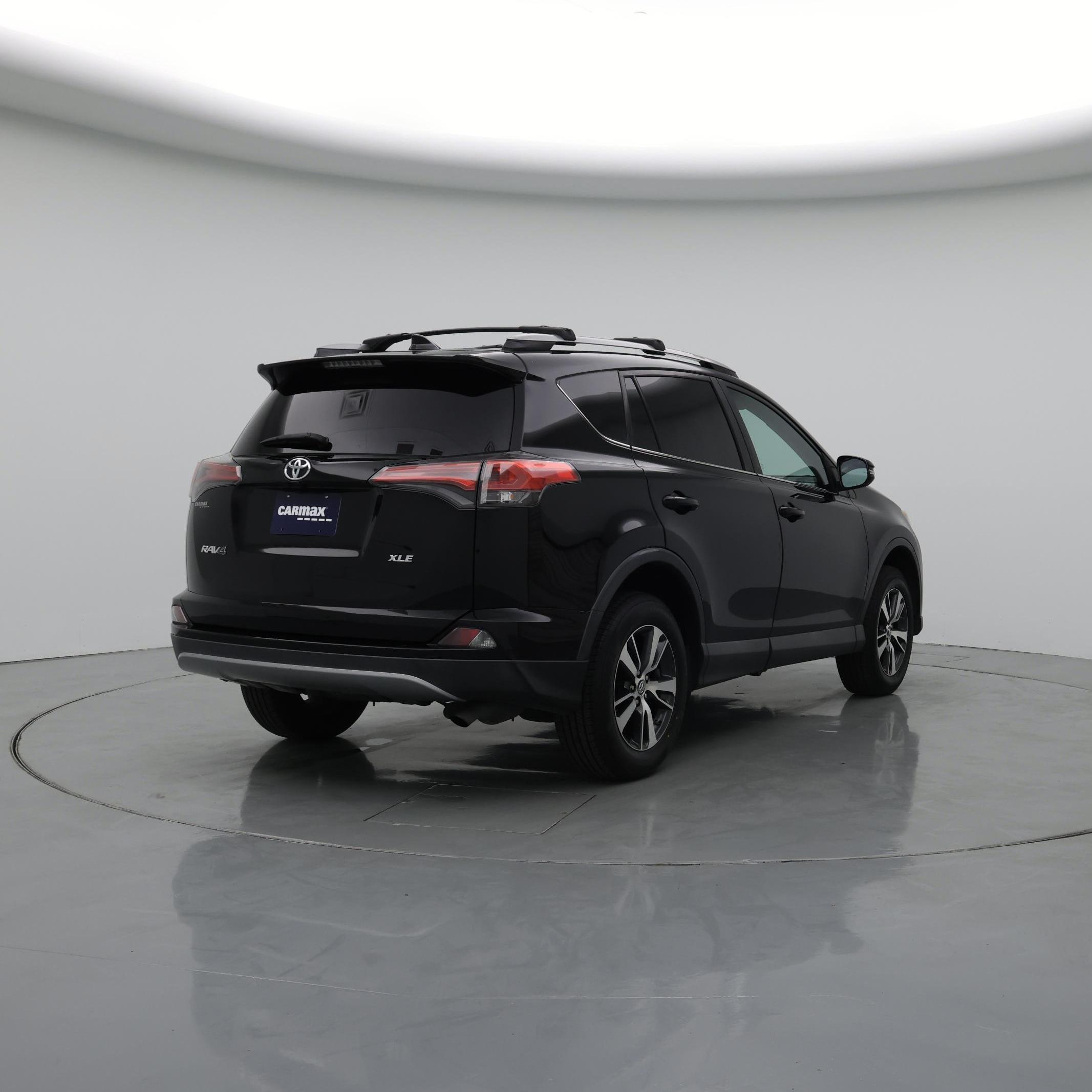 Thumbnail: 2018 Toyota RAV4 - 8