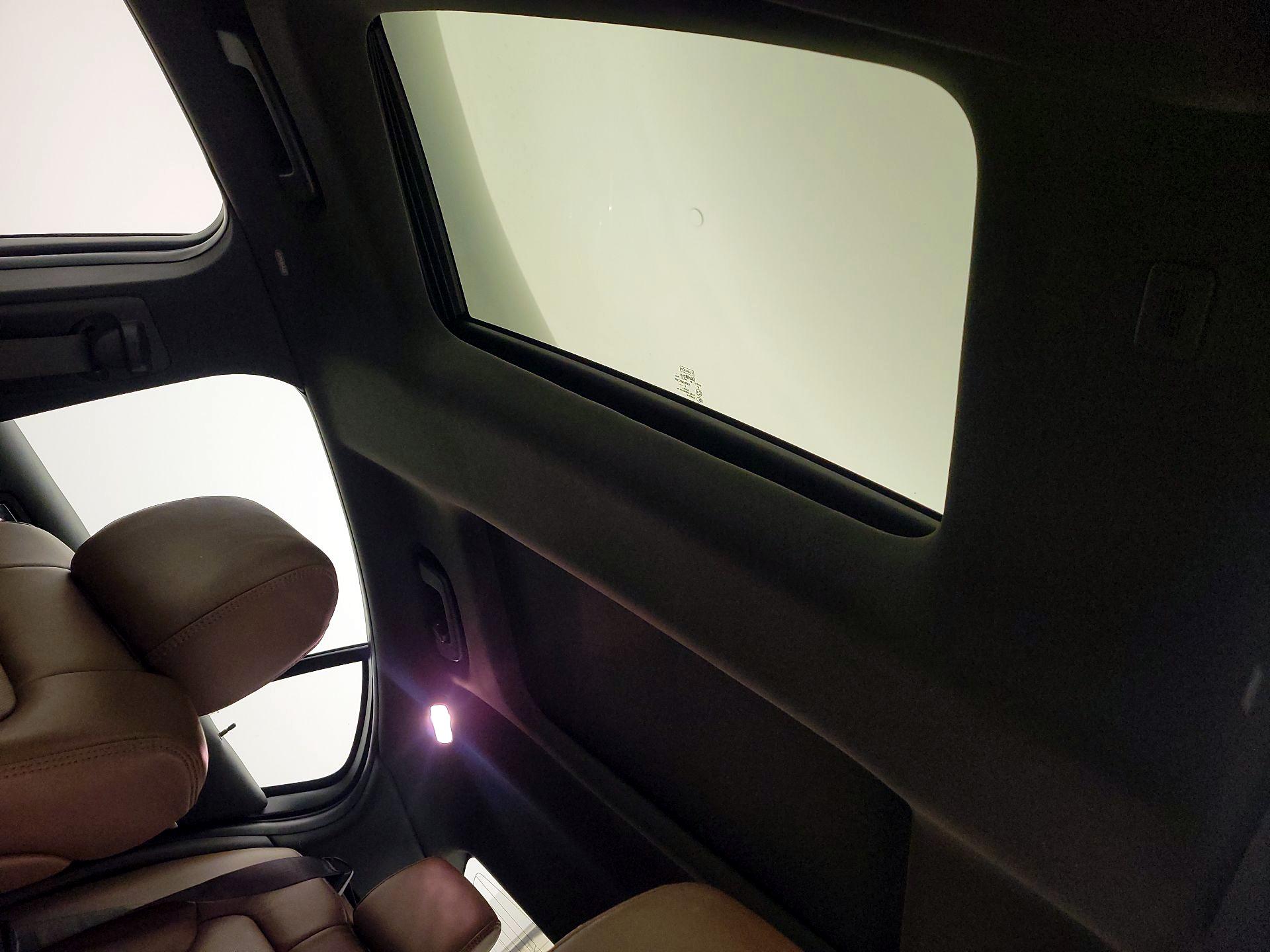 Thumbnail: 2015 Lincoln MKS - 19