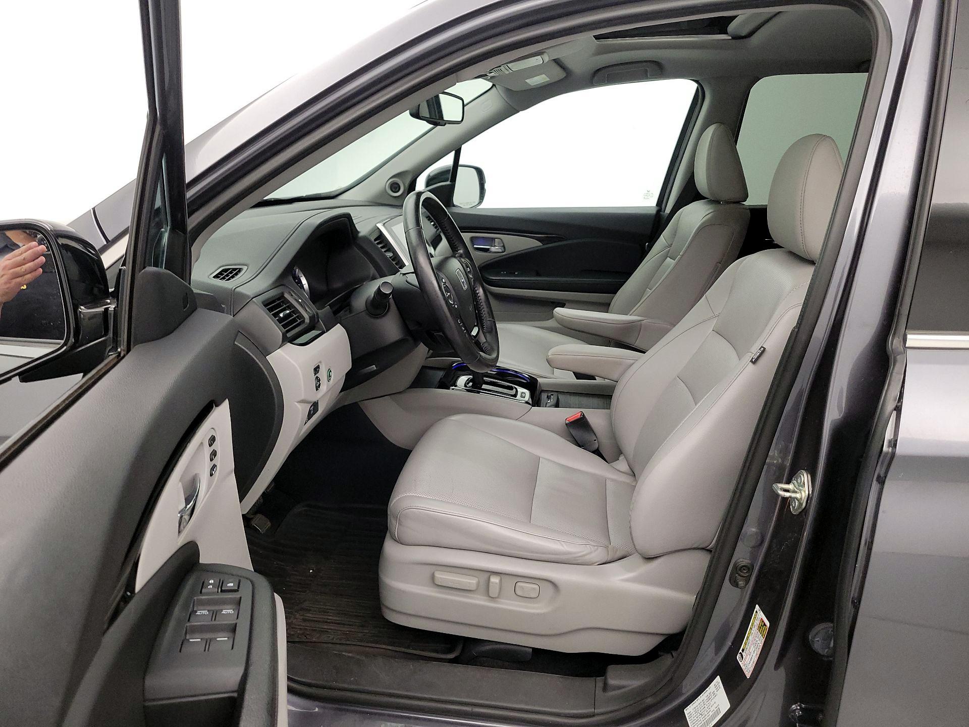 Thumbnail: 2017 Honda Ridgeline - 11