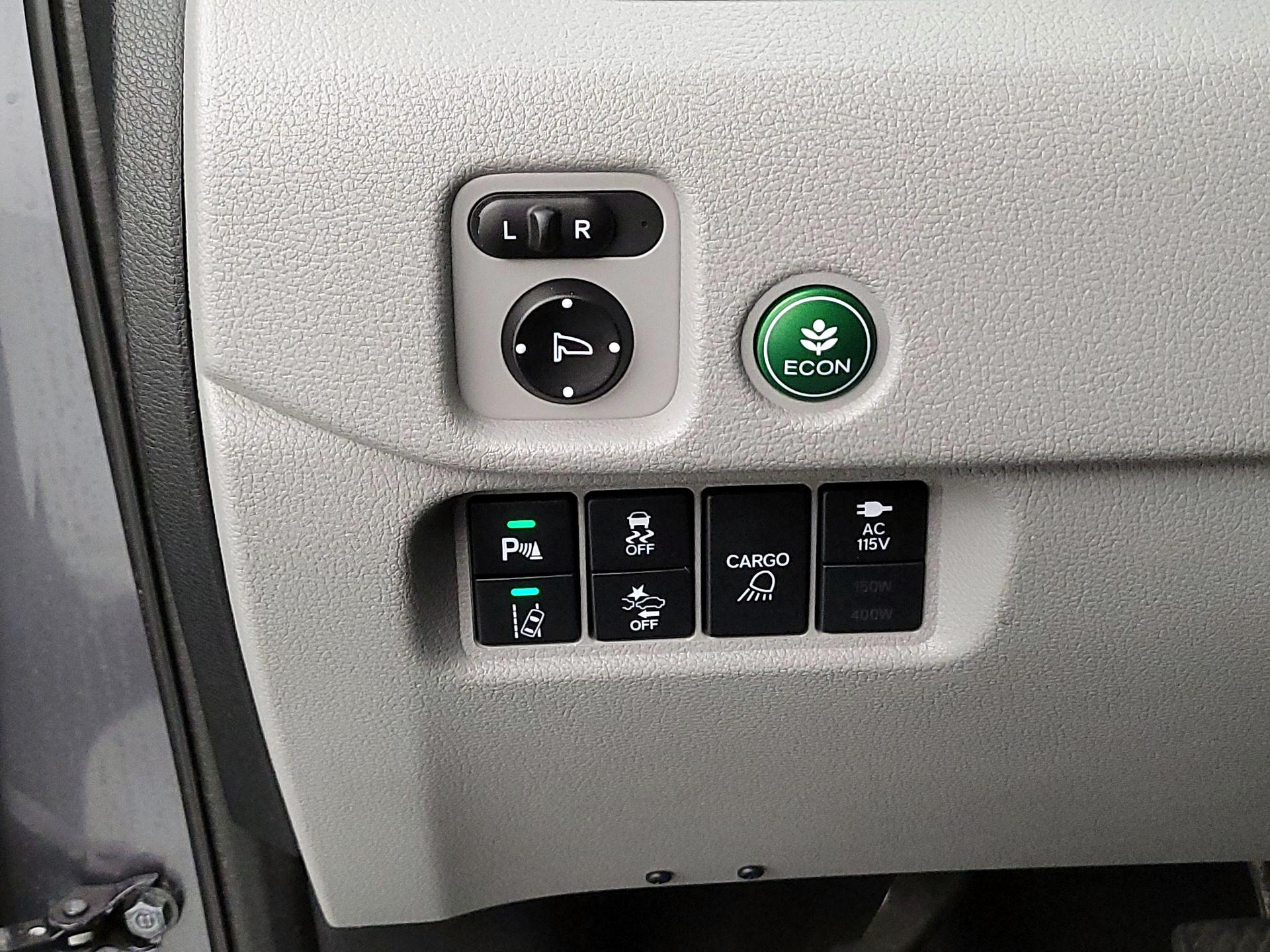 Thumbnail: 2017 Honda Ridgeline - 13