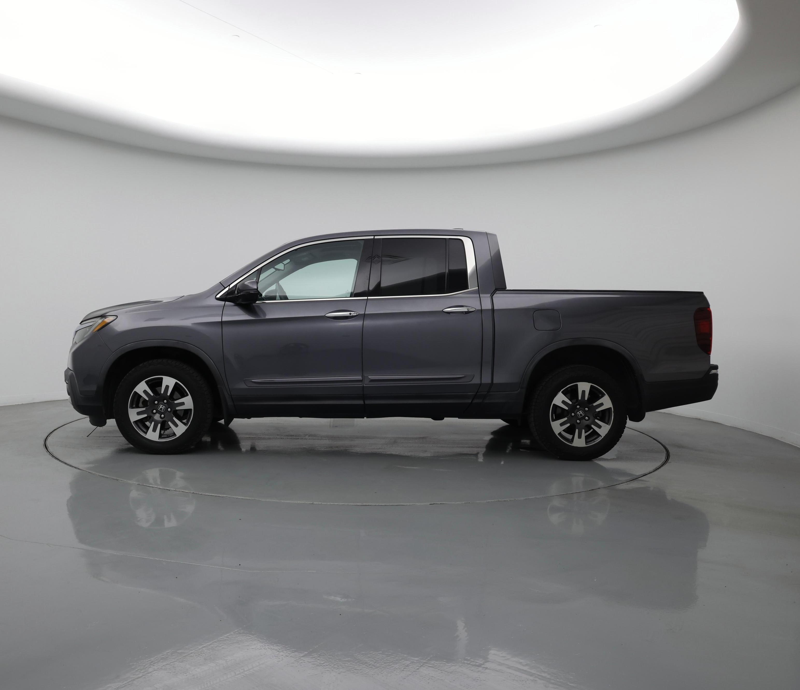 Thumbnail: 2017 Honda Ridgeline - 3