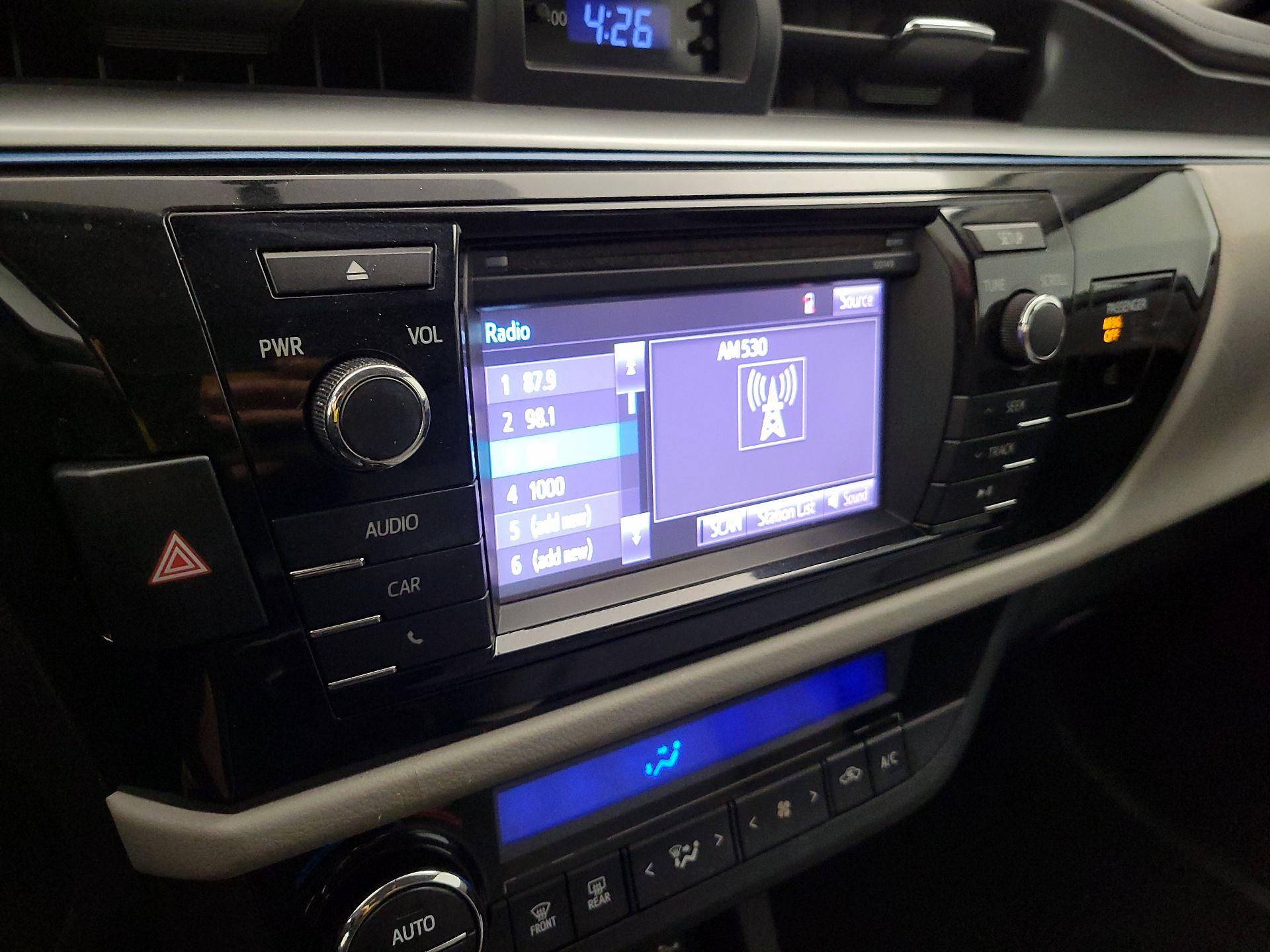 Thumbnail: 2015 Toyota Corolla - 15