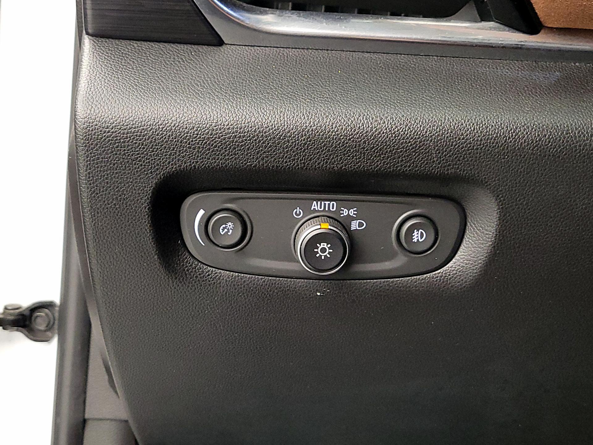 Thumbnail: 2018 Chevrolet Traverse - 13