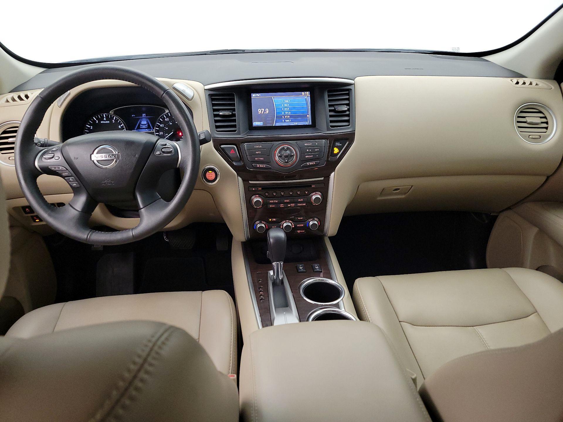 Thumbnail: 2016 Nissan Pathfinder - 9