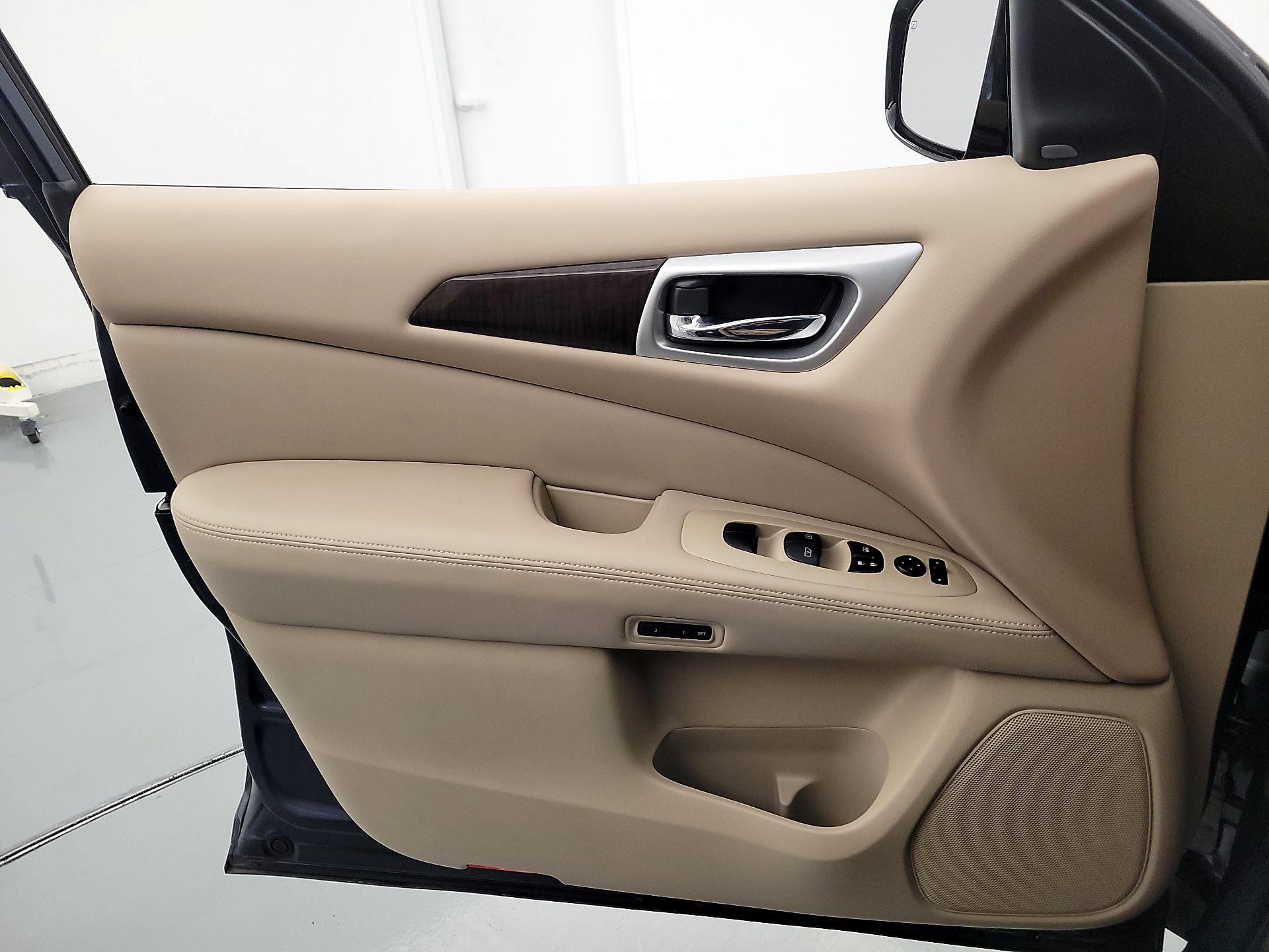 Thumbnail: 2016 Nissan Pathfinder - 12