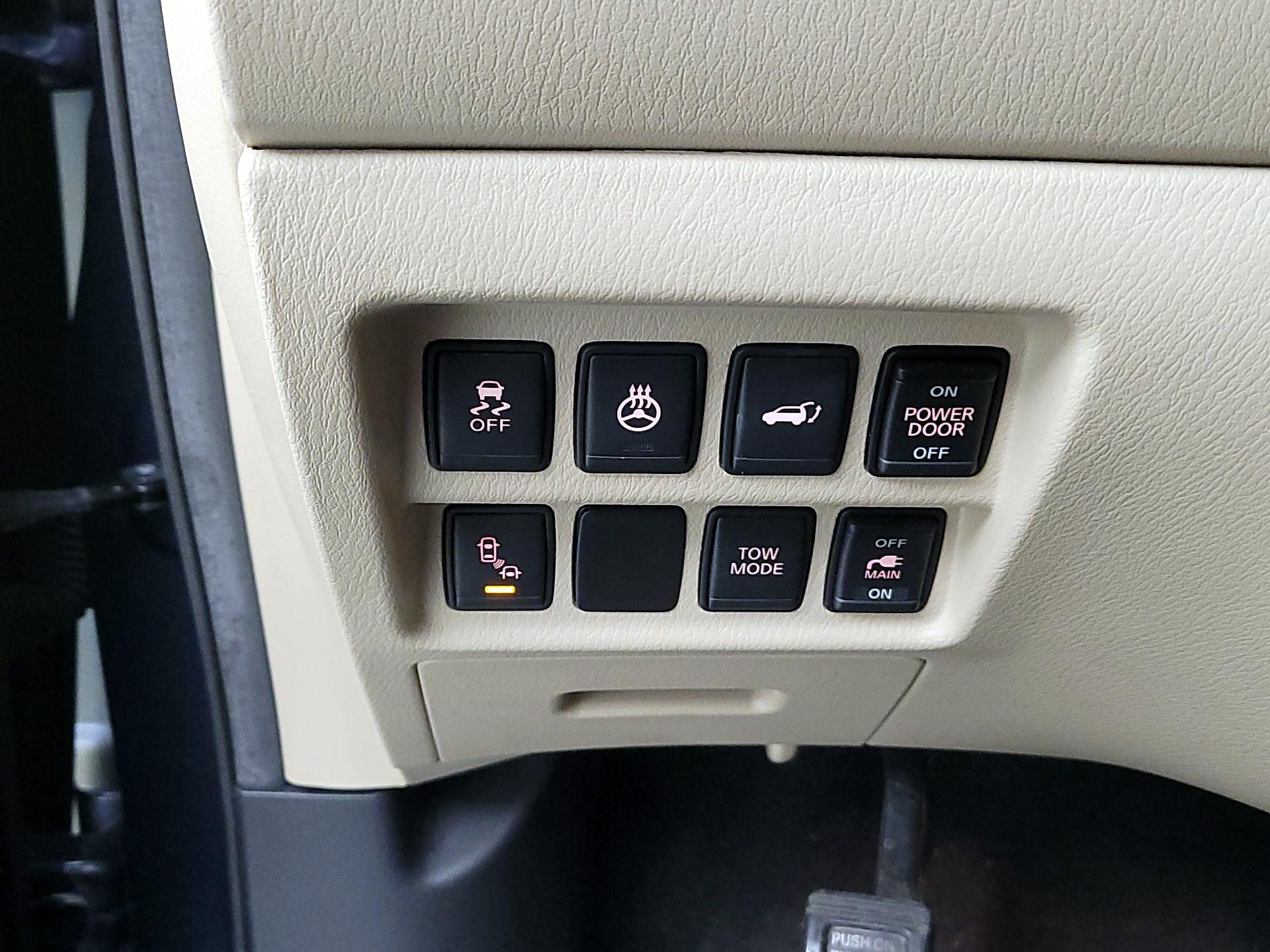 Thumbnail: 2016 Nissan Pathfinder - 13