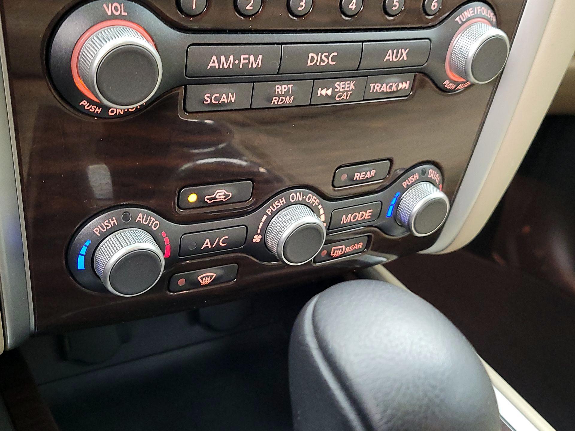 Thumbnail: 2016 Nissan Pathfinder - 16