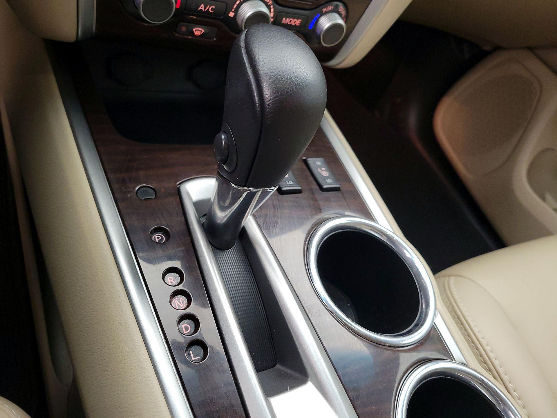 Thumbnail: 2016 Nissan Pathfinder - 17