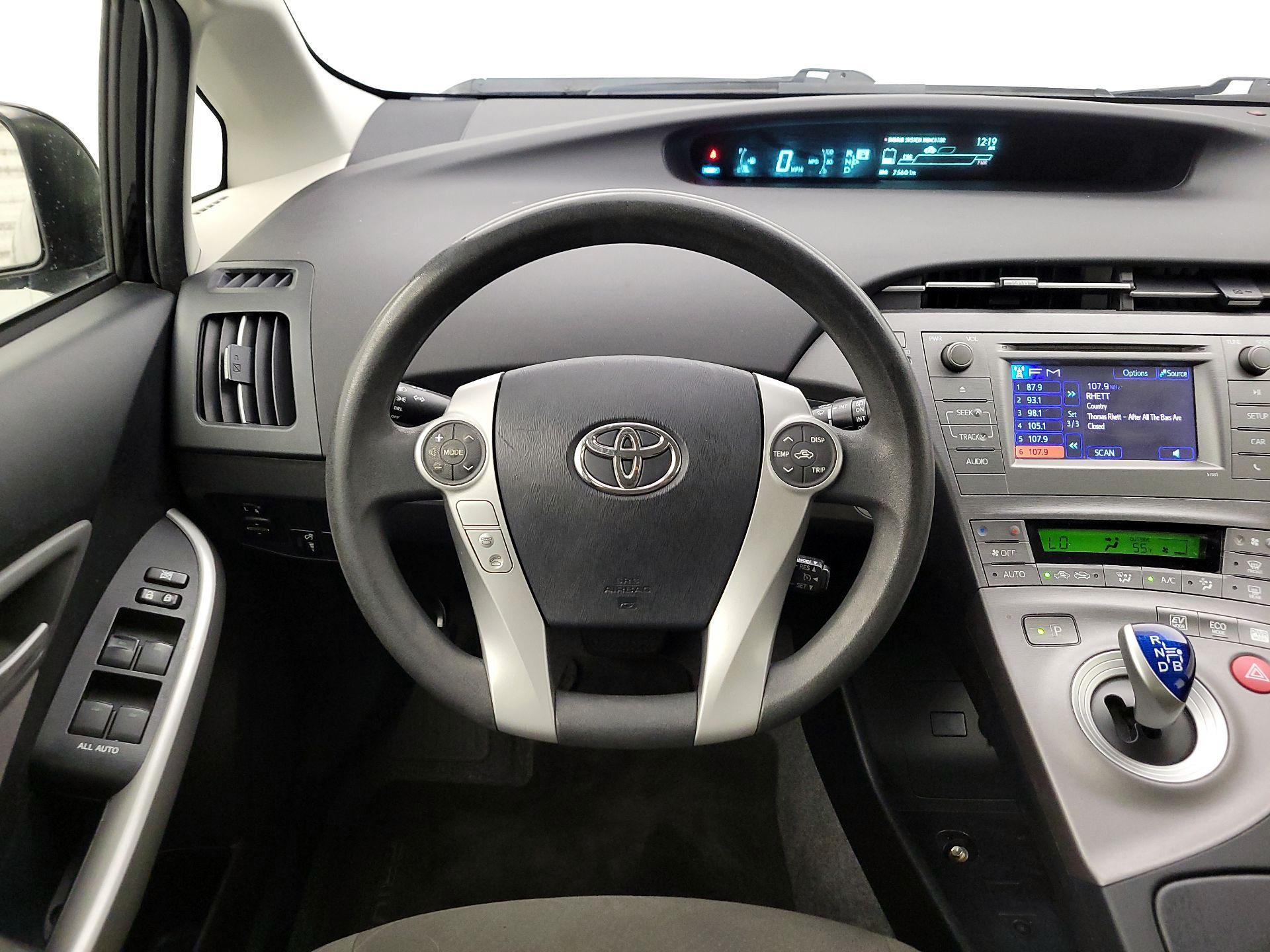 Thumbnail: 2014 Toyota Prius - 10