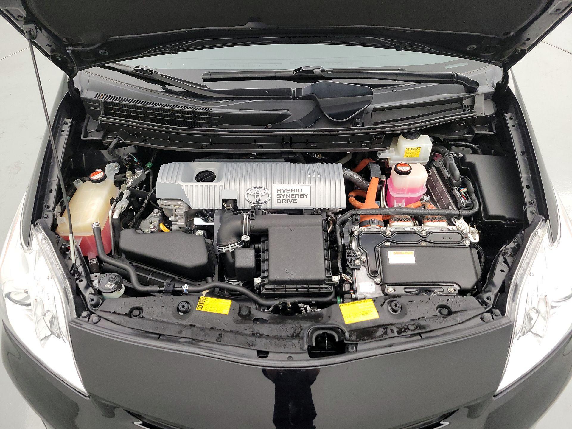 Thumbnail: 2014 Toyota Prius - 20