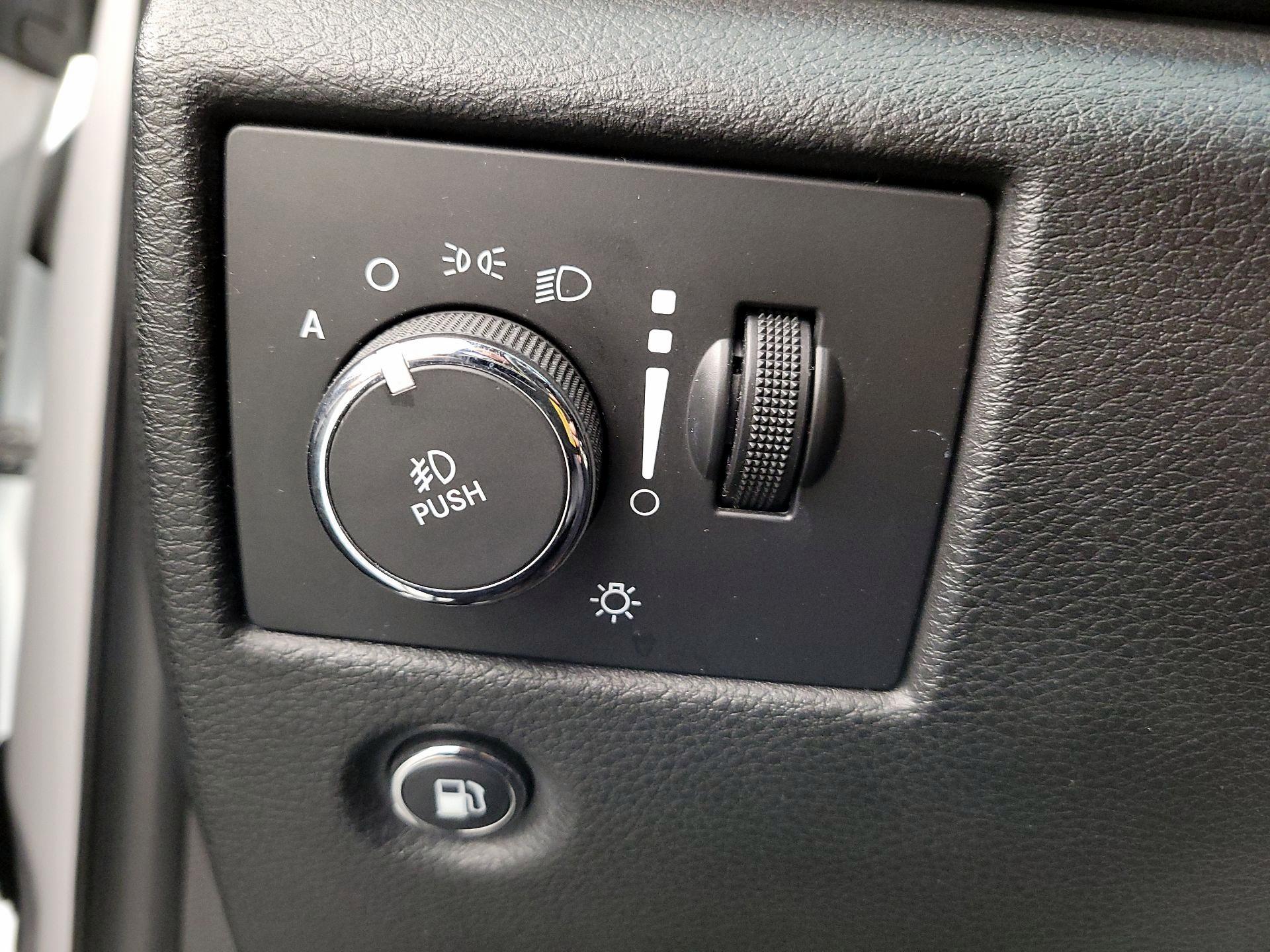 Thumbnail: 2014 Jeep Grand Cherokee - 13