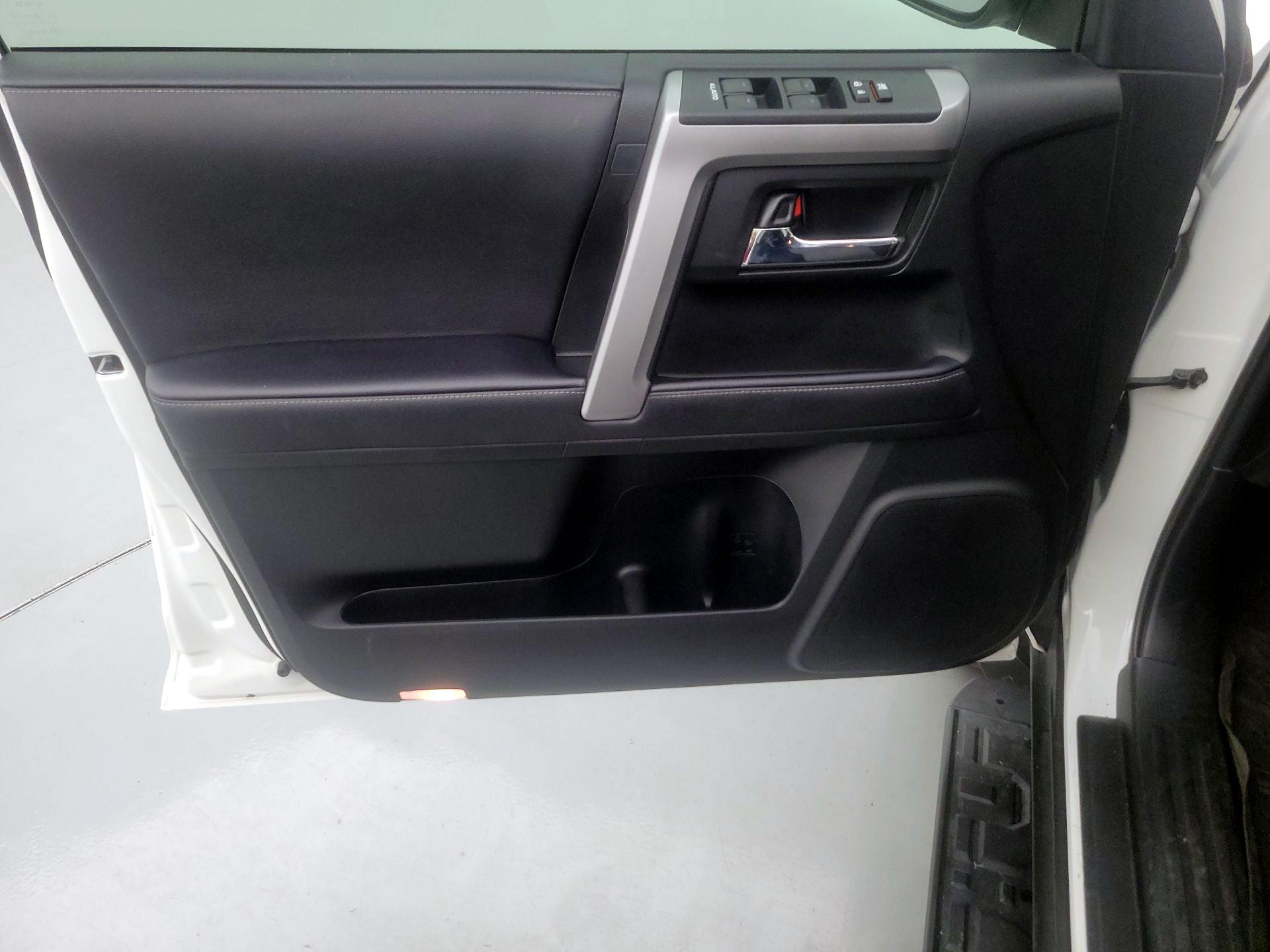 Thumbnail: 2022 Toyota 4Runner - 12