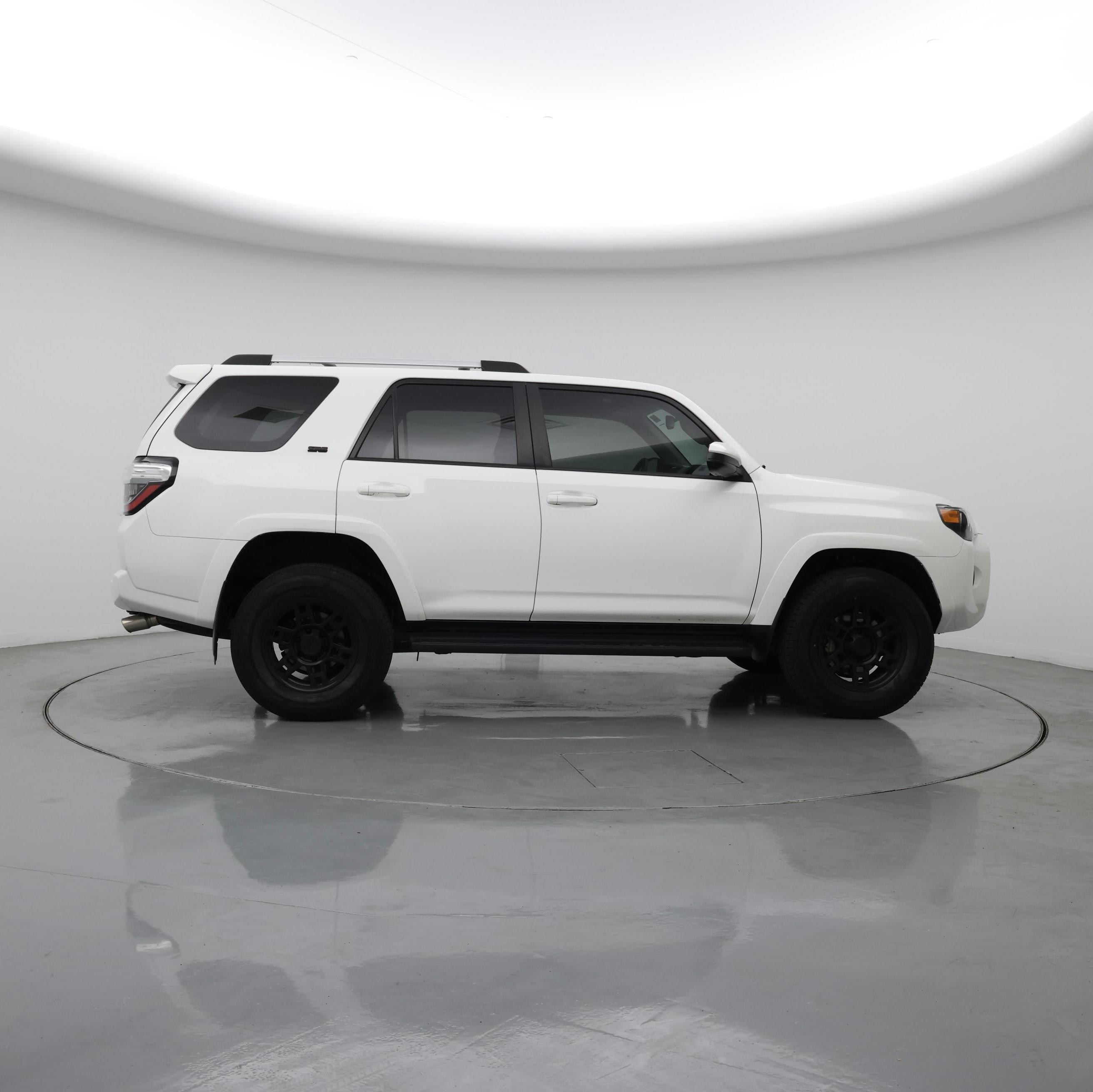 Thumbnail: 2022 Toyota 4Runner - 7