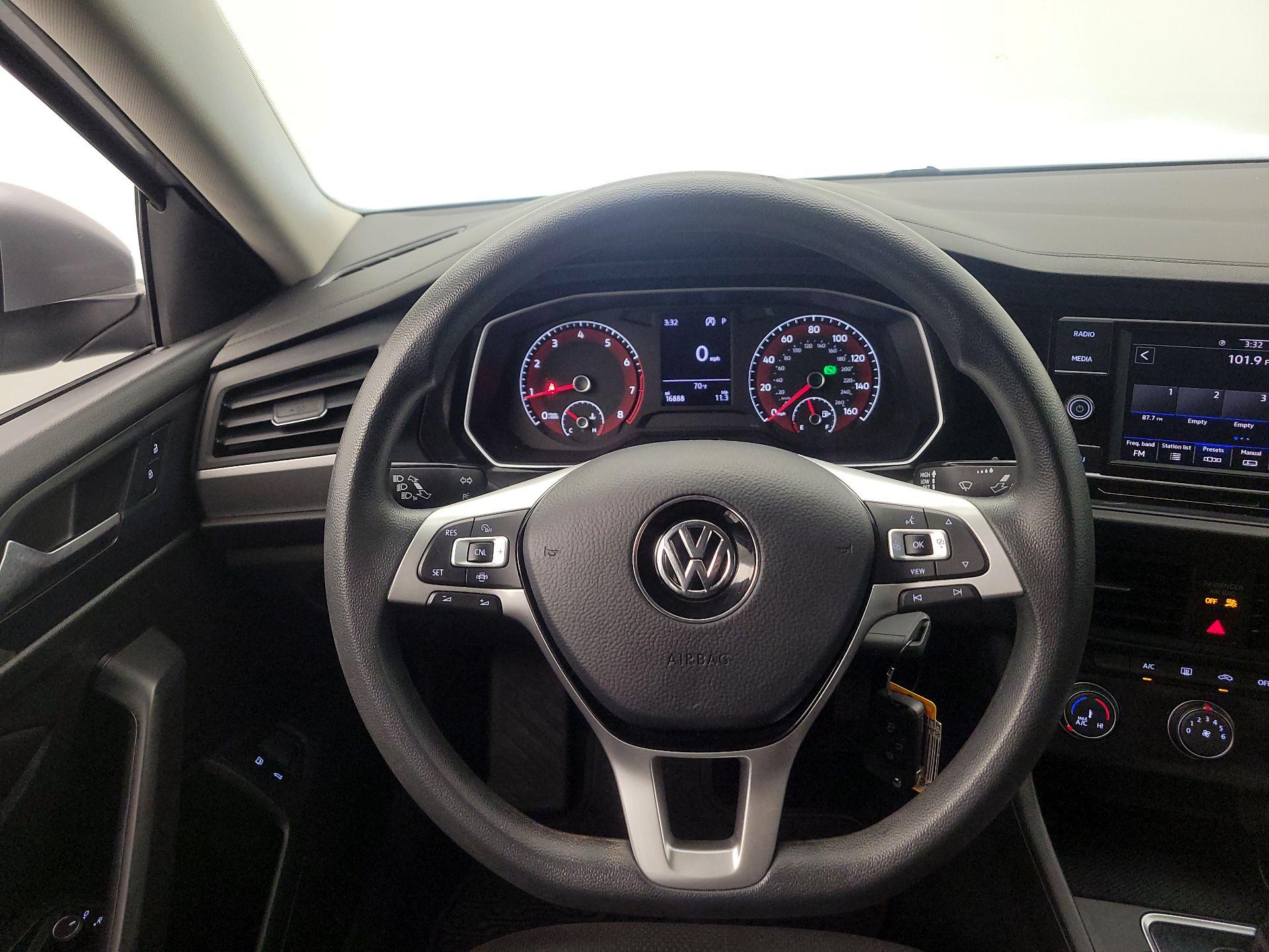 Thumbnail: 2021 Volkswagen Jetta - 10