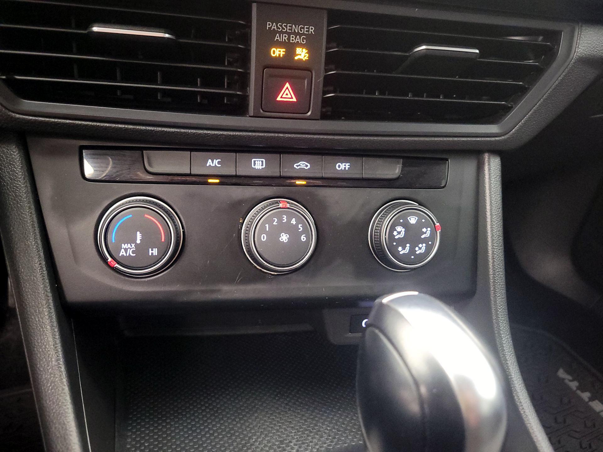 Thumbnail: 2021 Volkswagen Jetta - 16