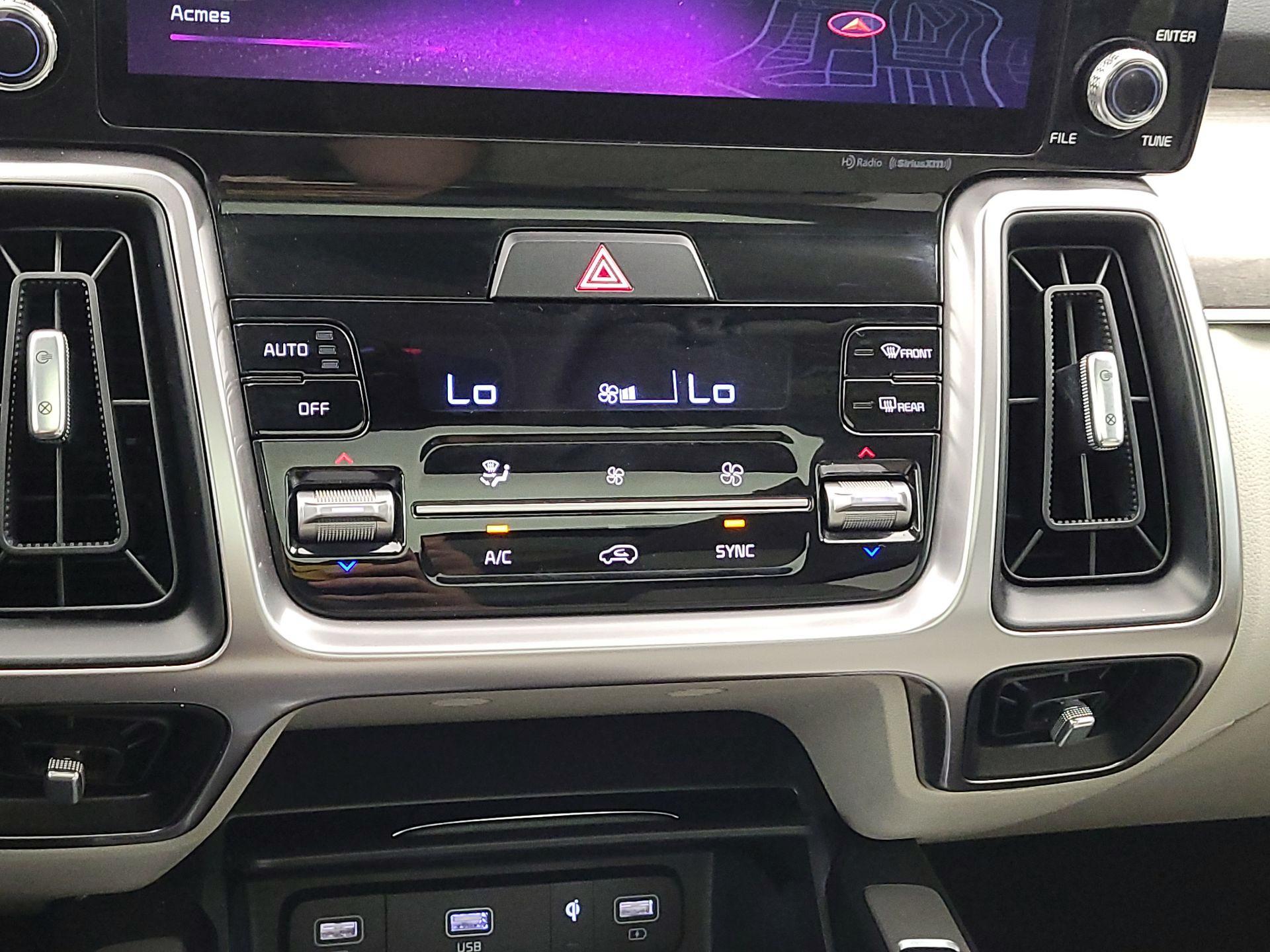 Thumbnail: 2023 Kia Sorento - 16