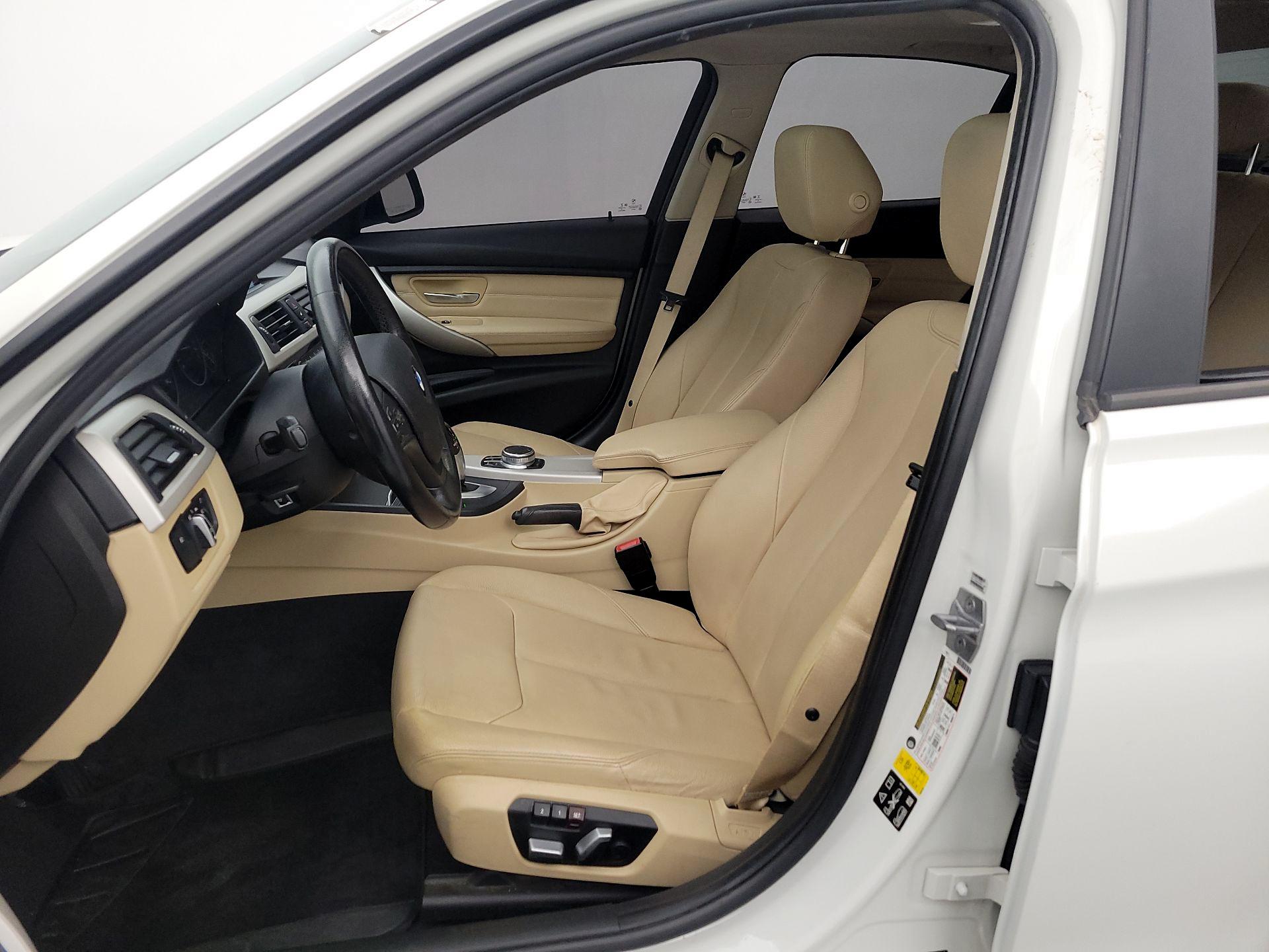 Thumbnail: 2017 BMW 3 Series - 11