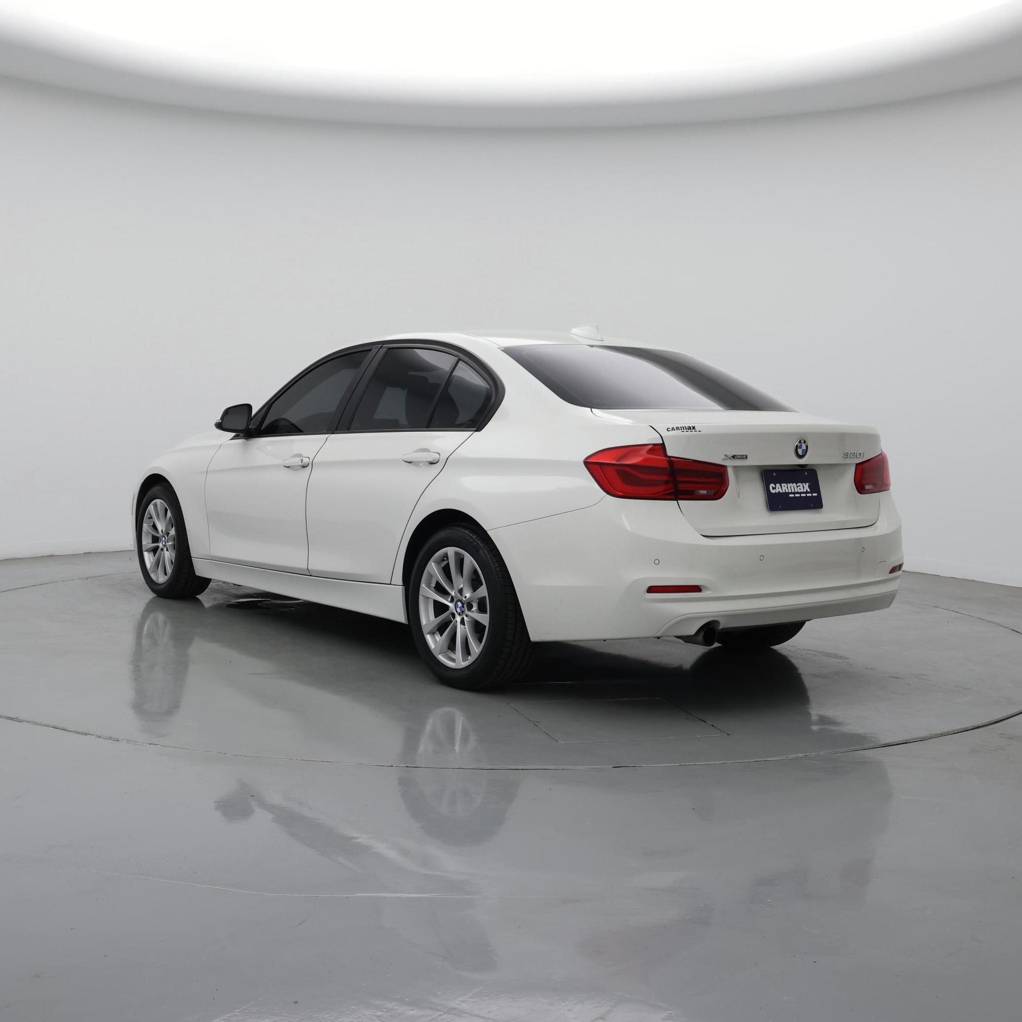 Thumbnail: 2017 BMW 3 Series - 2