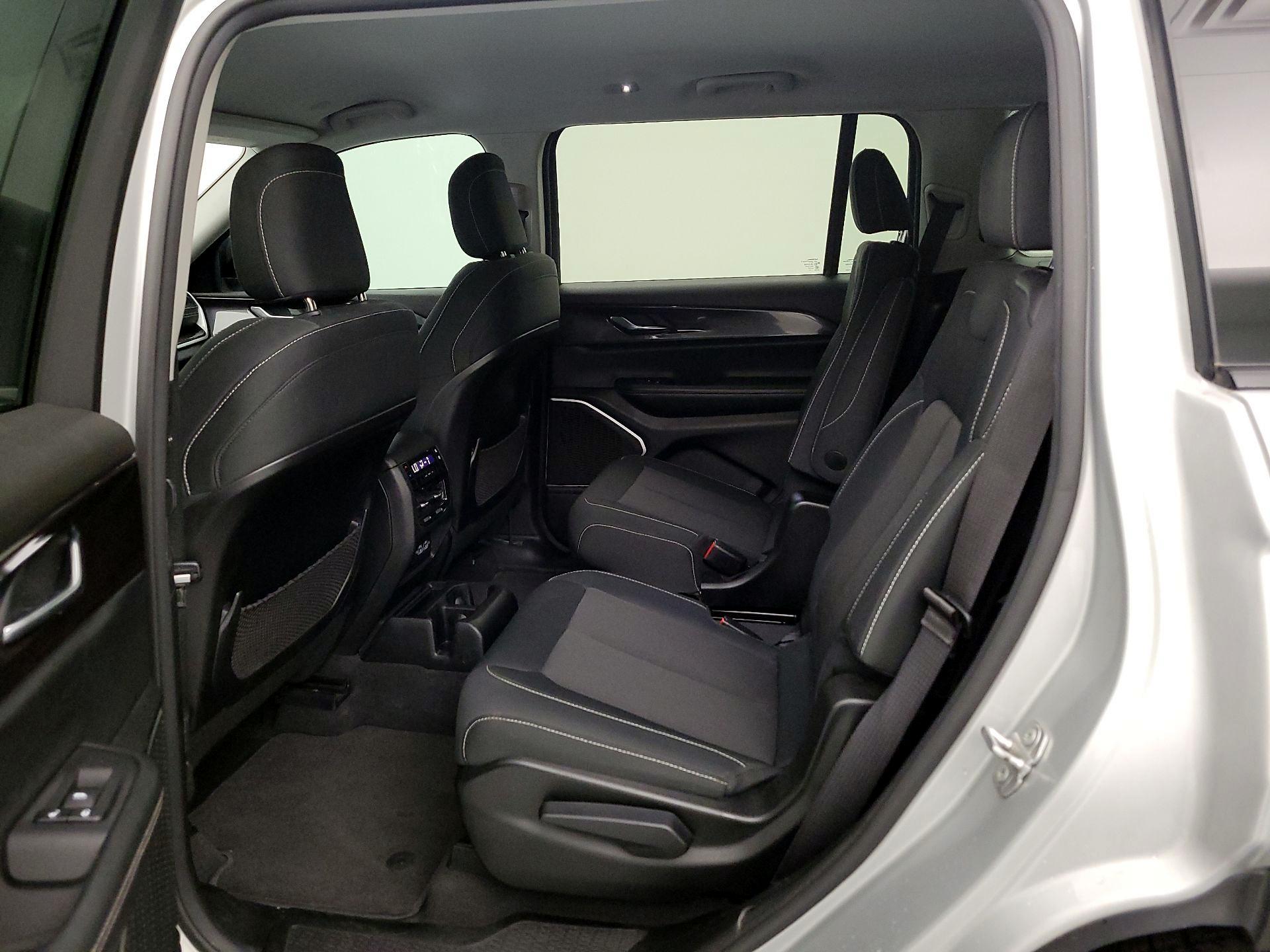 Thumbnail: 2022 Jeep Grand Cherokee L - 19