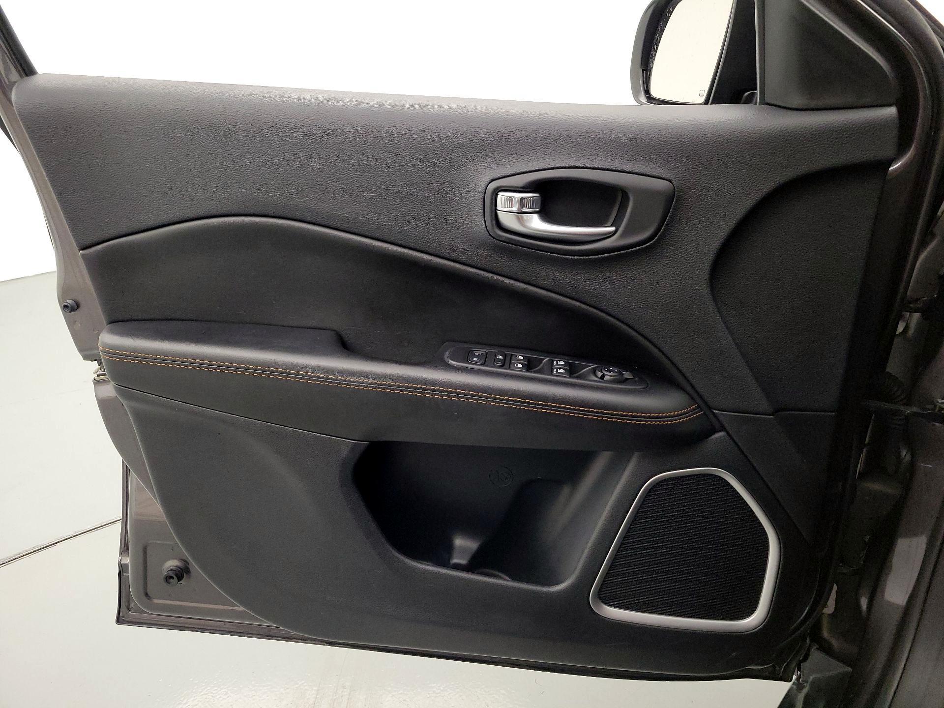 Thumbnail: 2019 Jeep Compass - 12