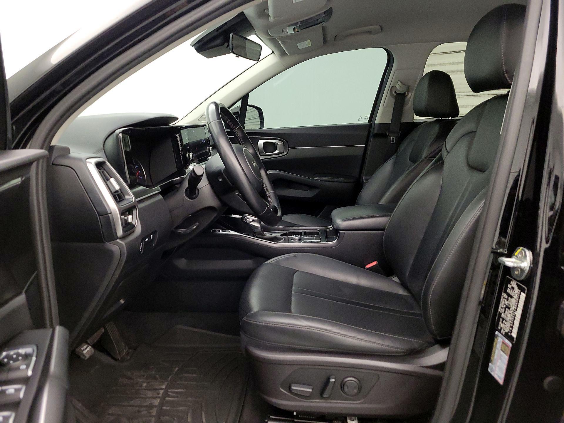 Thumbnail: 2022 Kia Sorento - 11