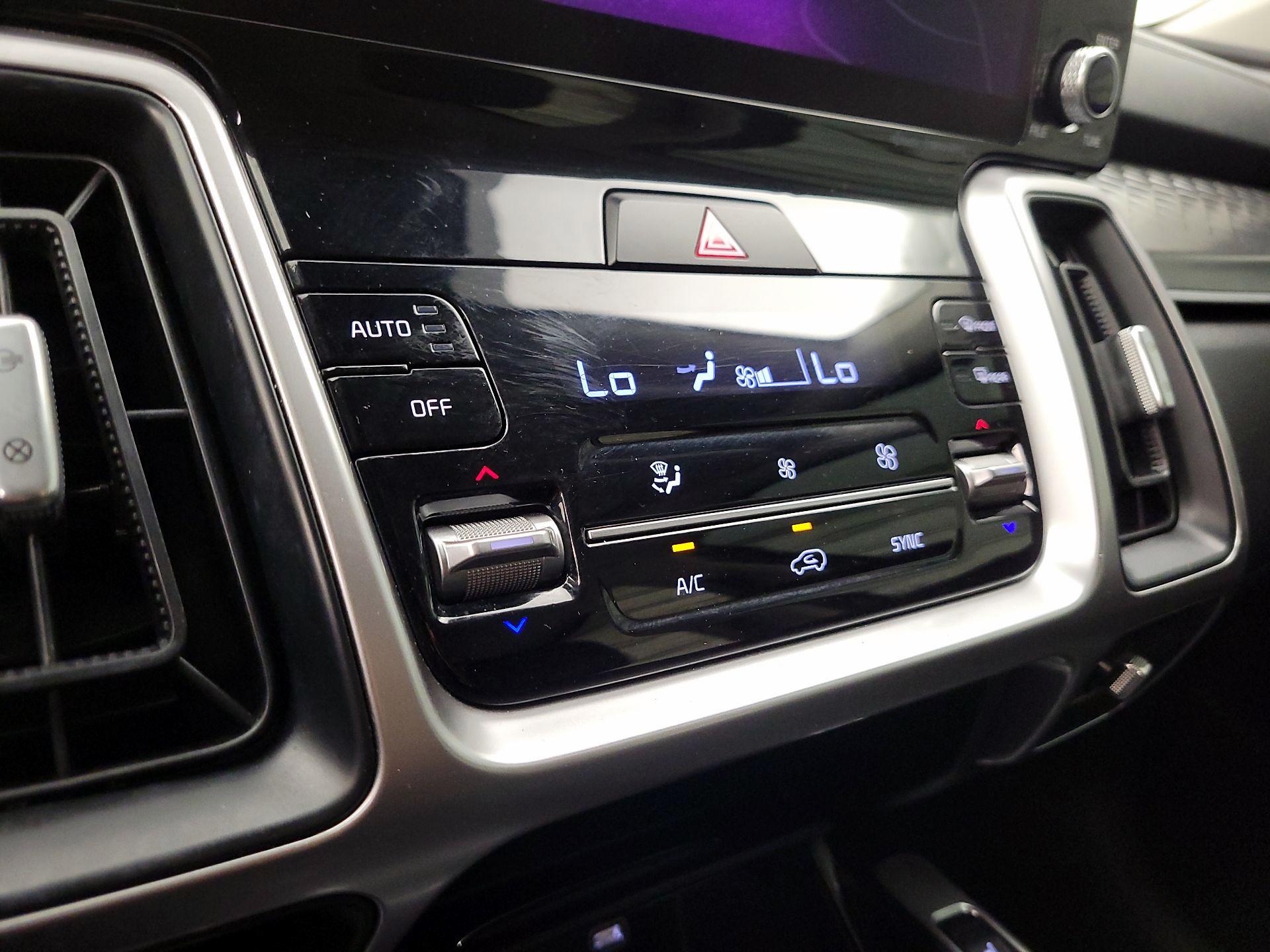 Thumbnail: 2022 Kia Sorento - 17