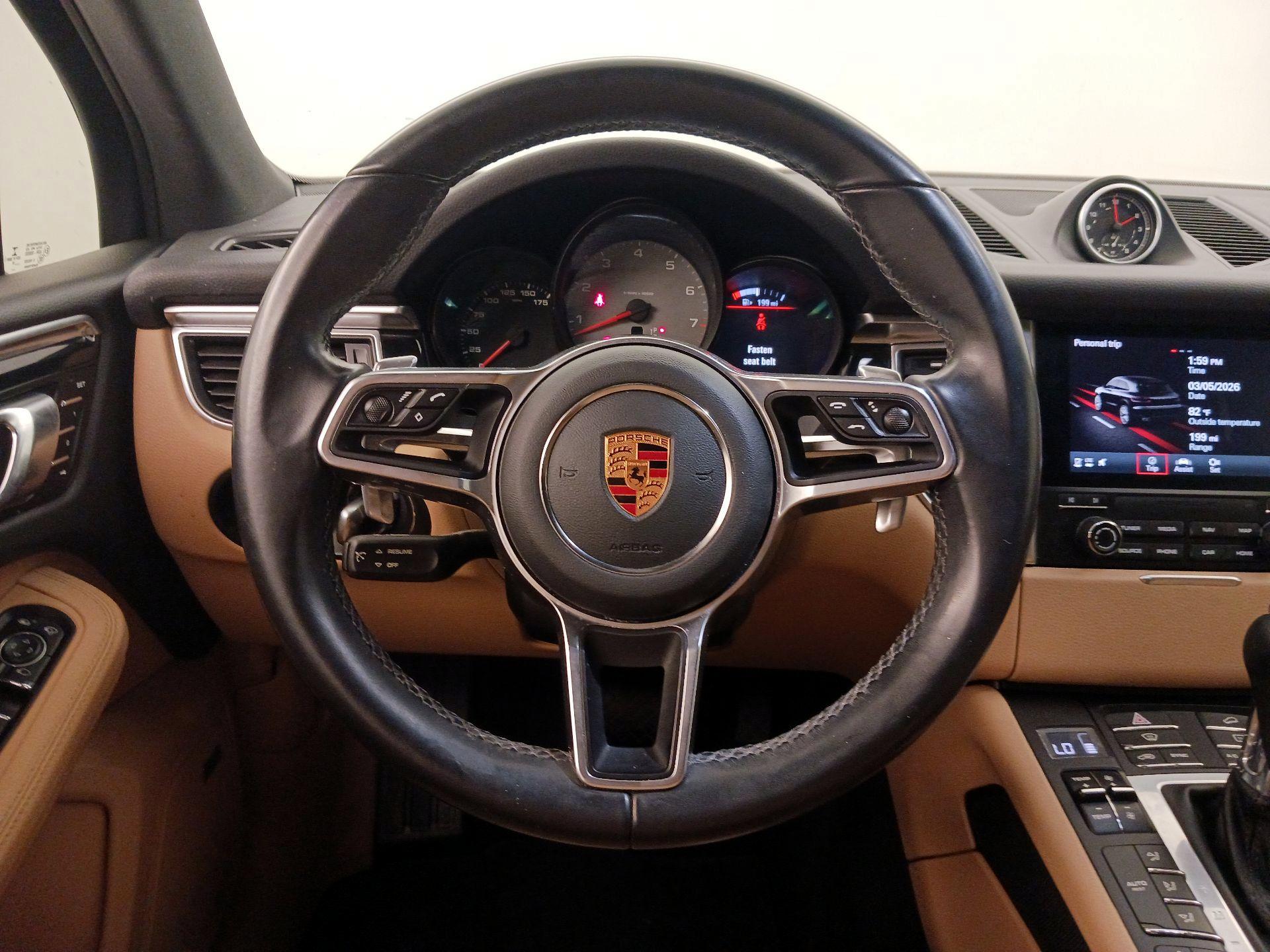 Thumbnail: 2018 Porsche Macan - 10