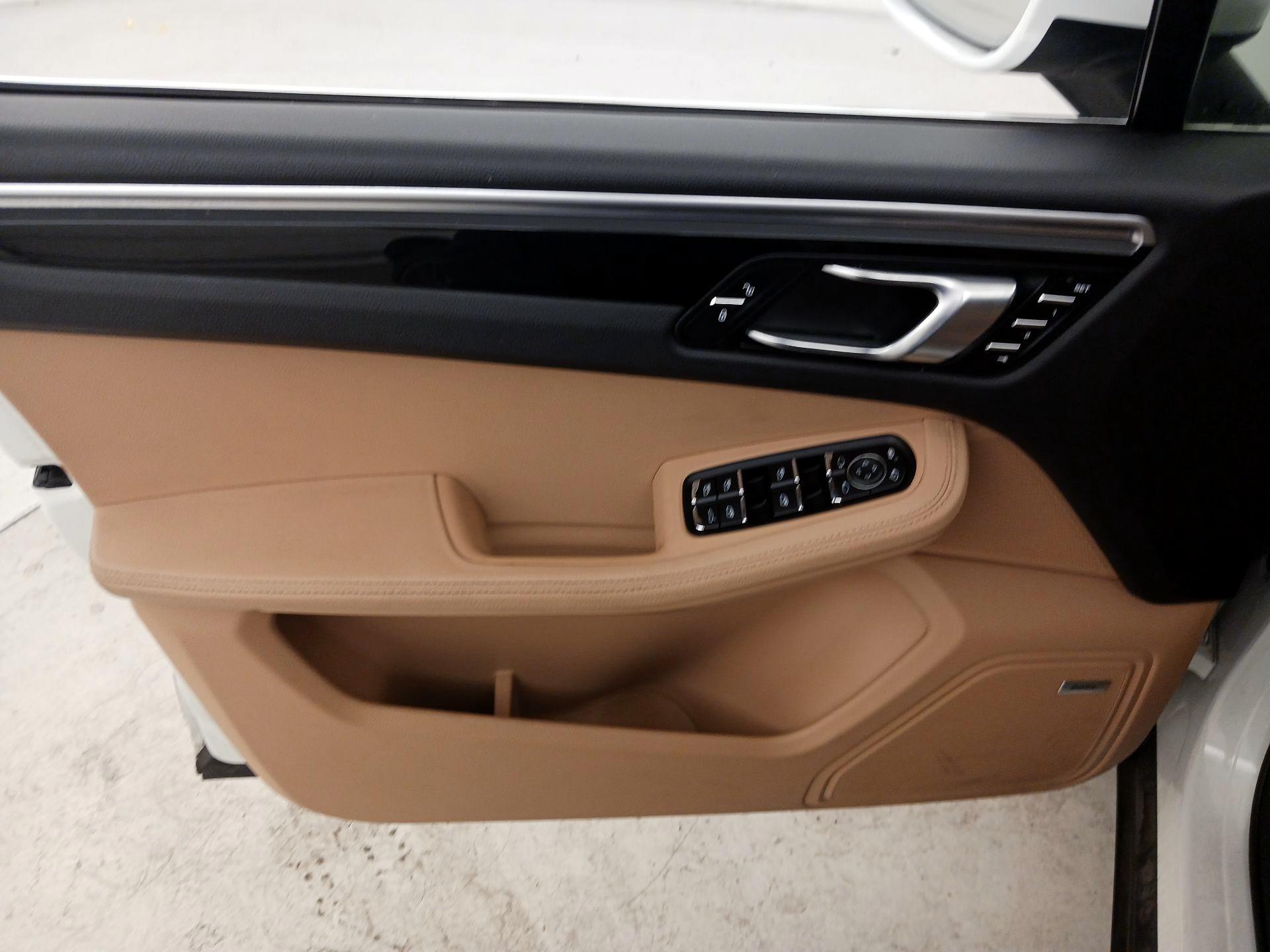 Thumbnail: 2018 Porsche Macan - 12