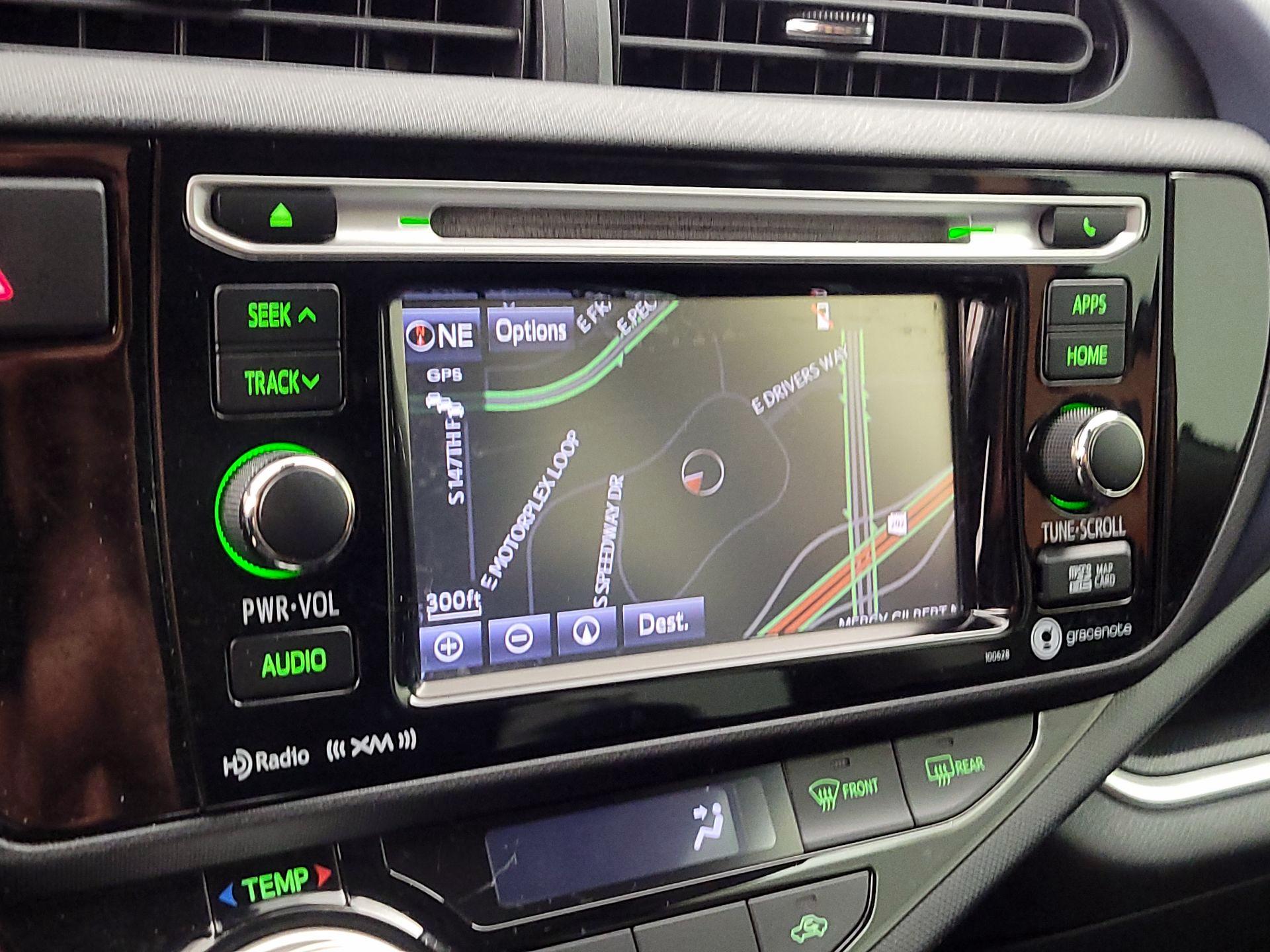 Thumbnail: 2016 Toyota Prius c - 14