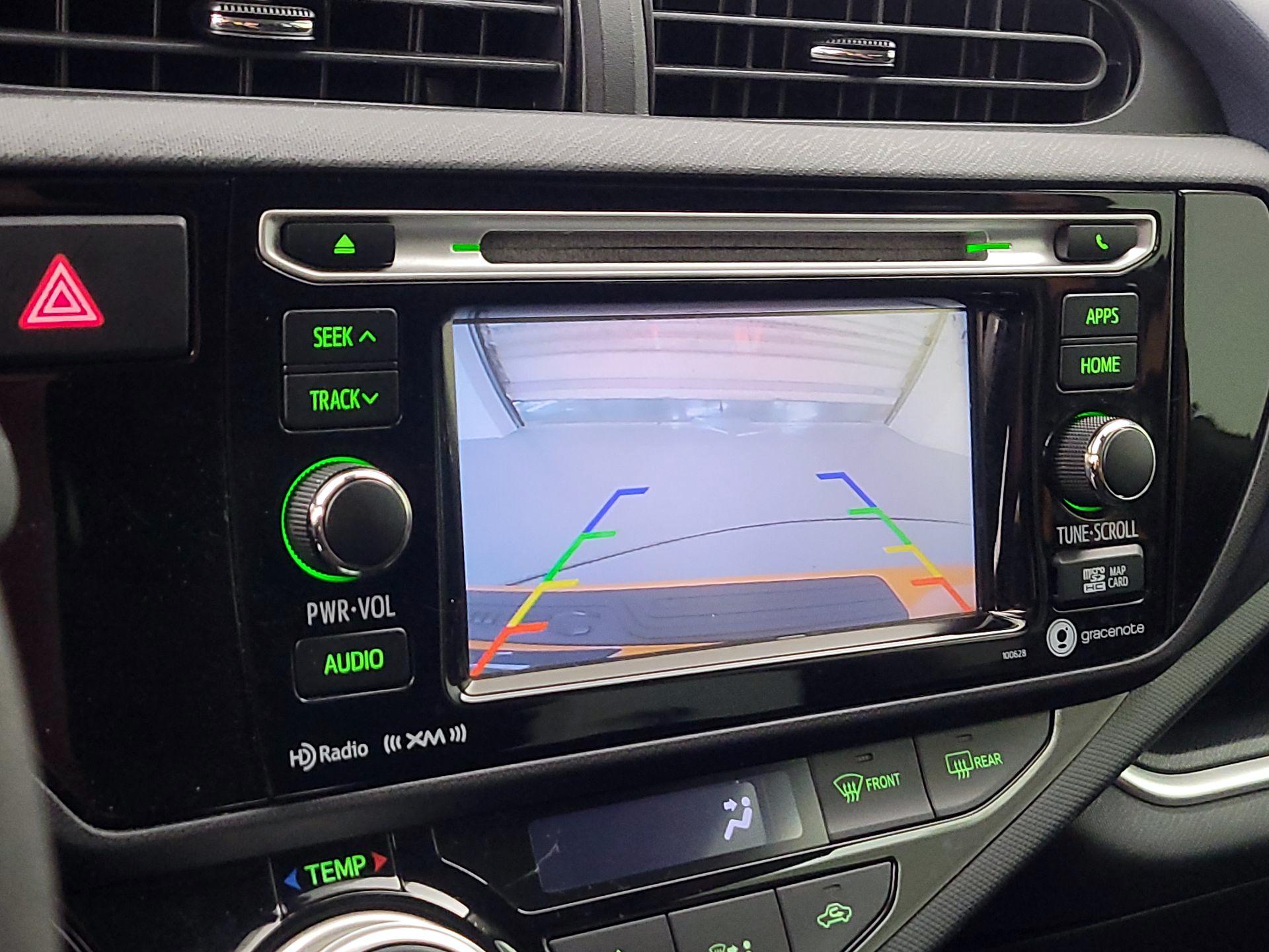 Thumbnail: 2016 Toyota Prius c - 15