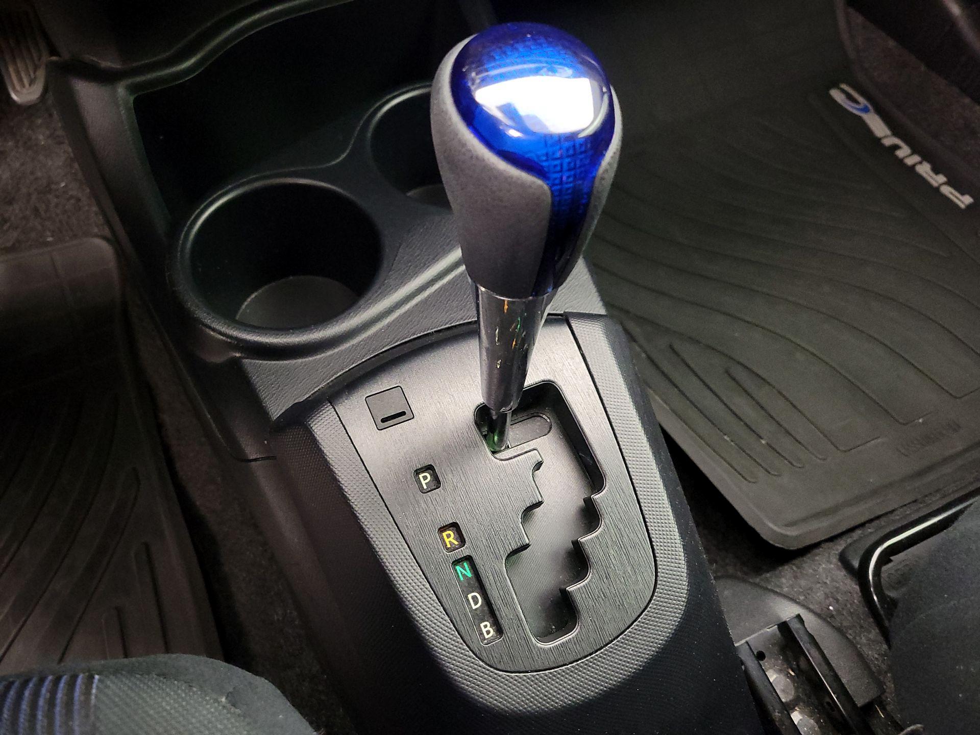 Thumbnail: 2016 Toyota Prius c - 18