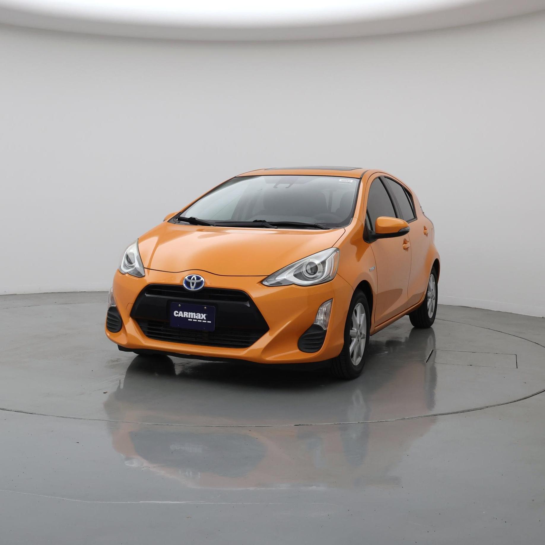 Thumbnail: 2016 Toyota Prius c - 4