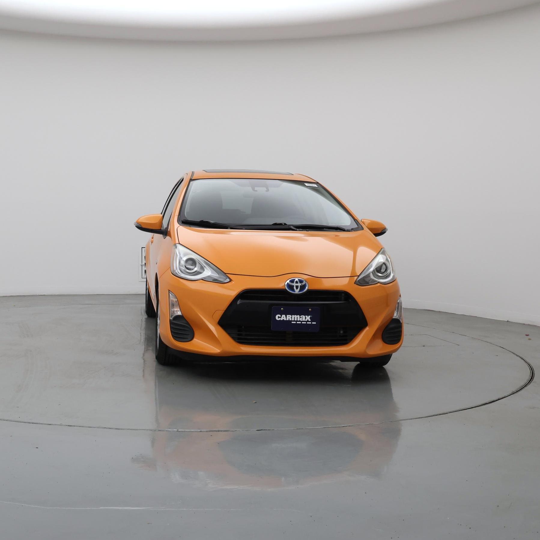 Thumbnail: 2016 Toyota Prius c - 5