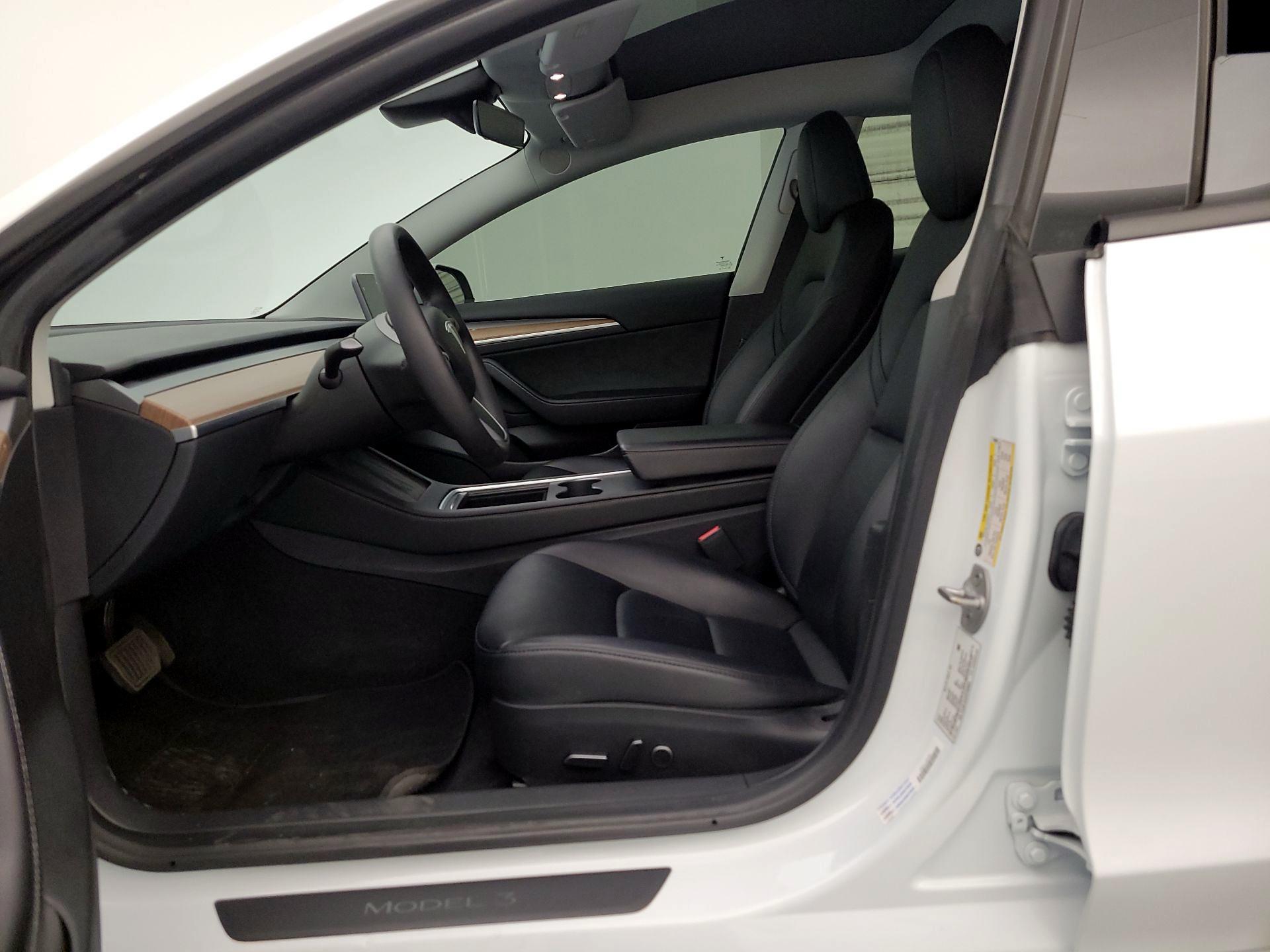 Thumbnail: 2023 Tesla Model 3 - 11