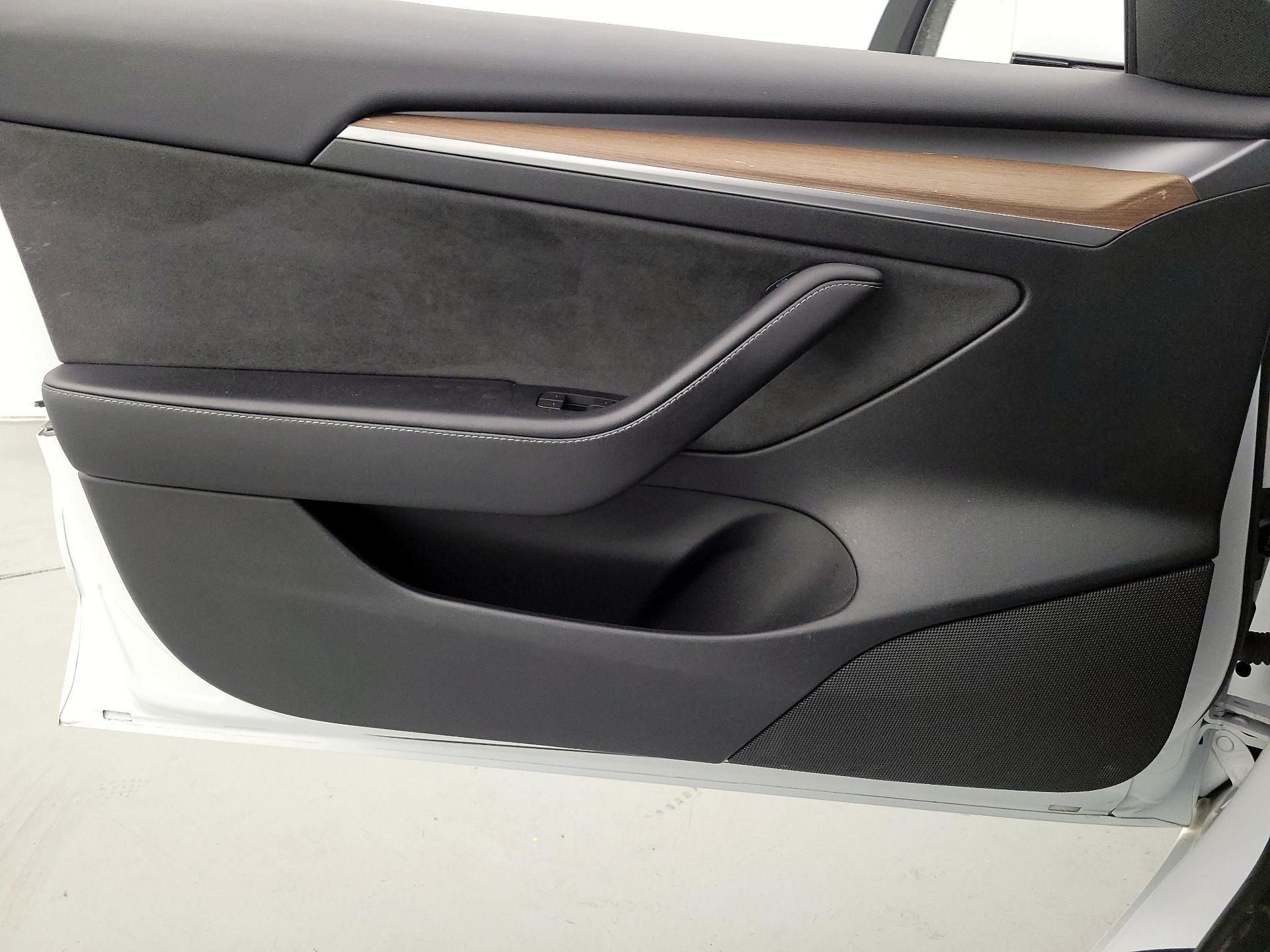 Thumbnail: 2023 Tesla Model 3 - 12