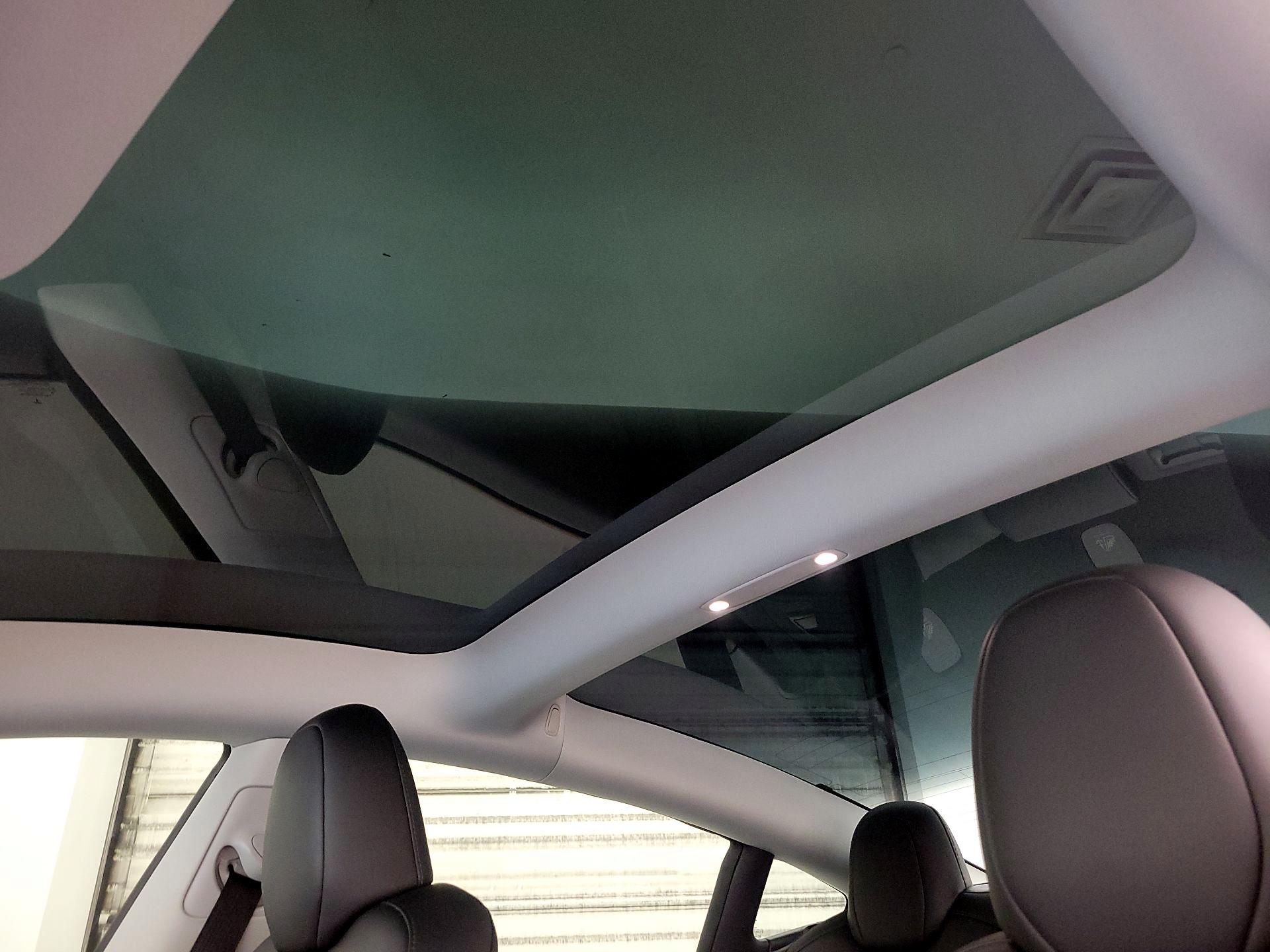 Thumbnail: 2023 Tesla Model 3 - 19