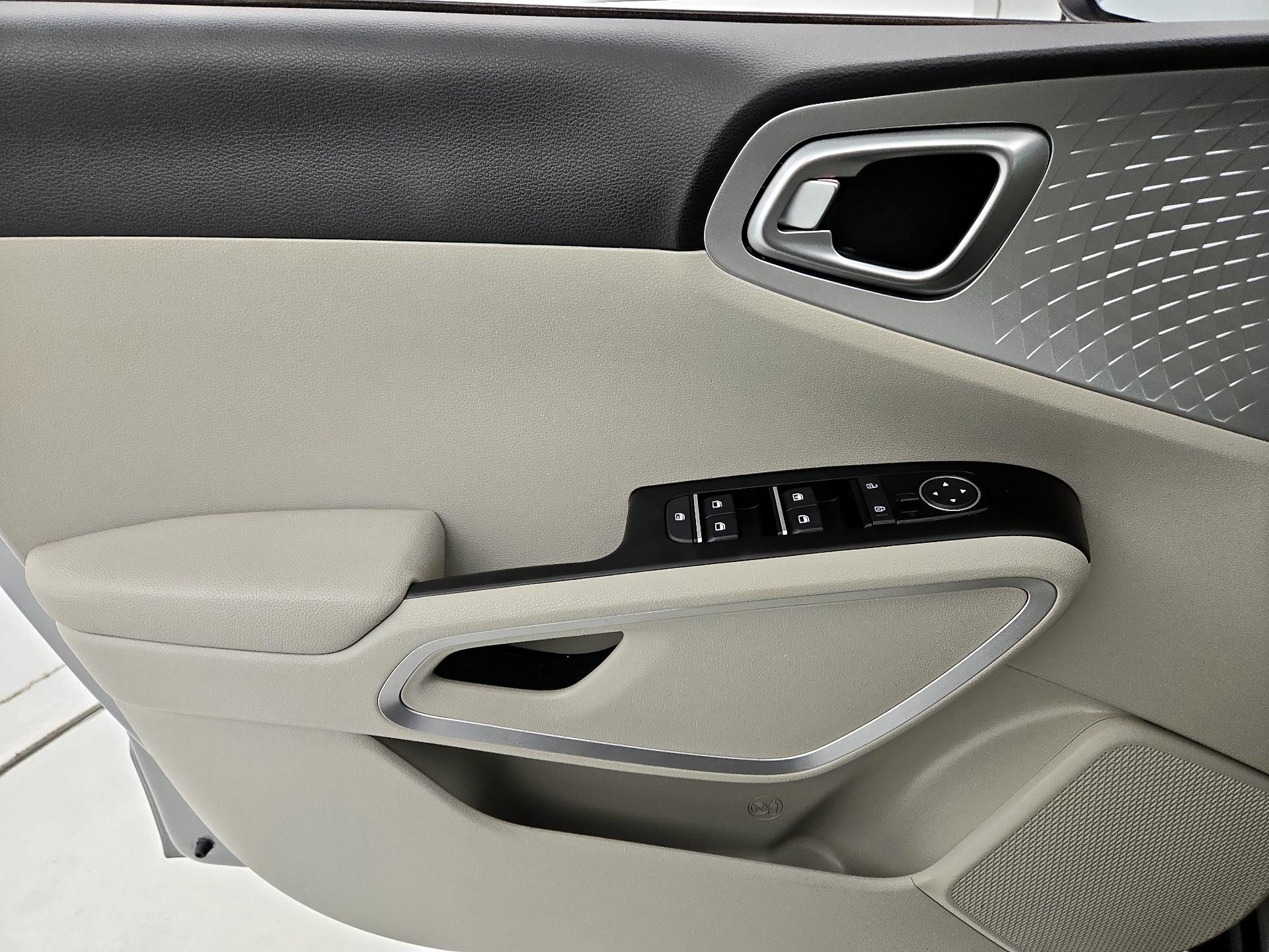 Thumbnail: 2022 Kia Soul - 12