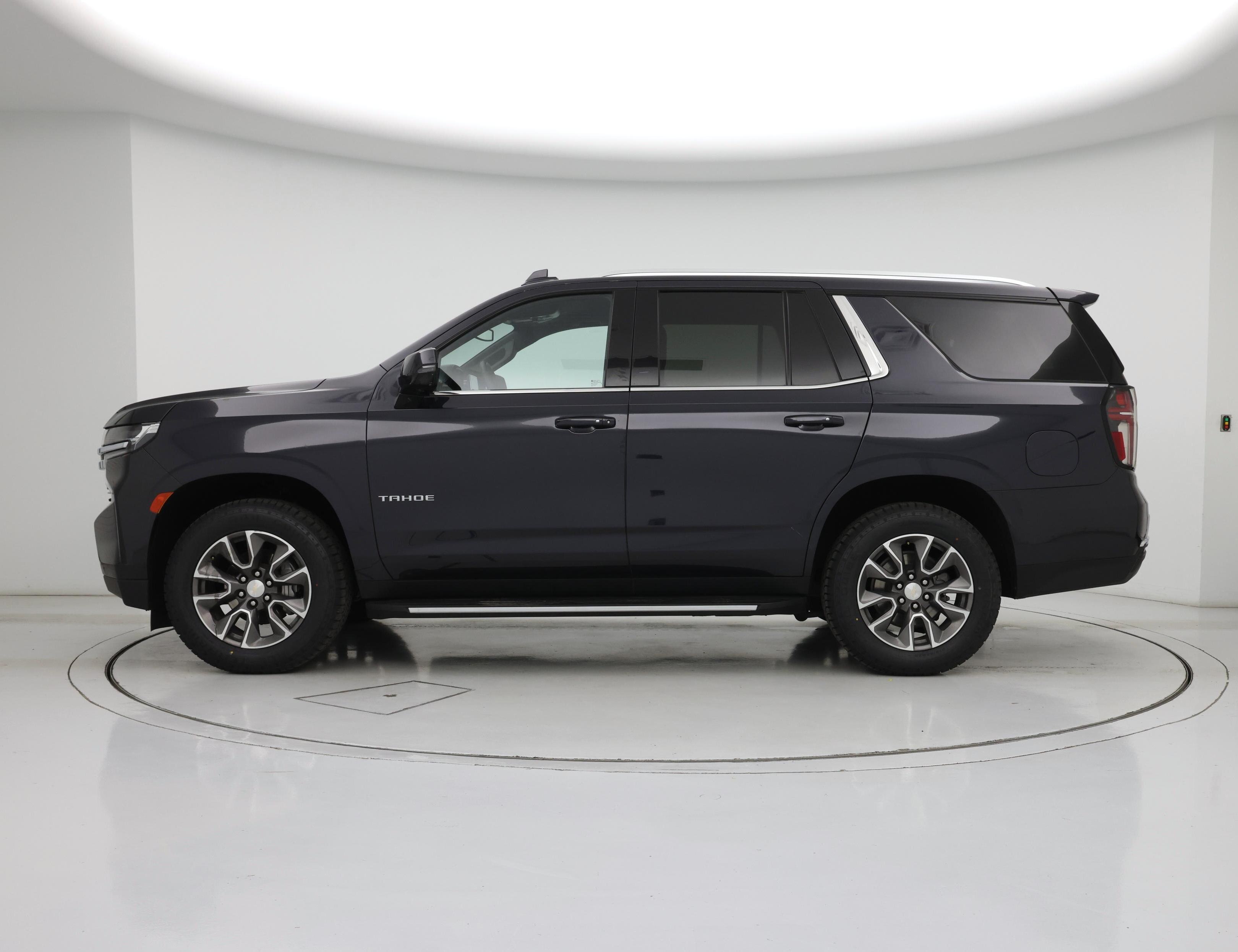 Thumbnail: 2023 Chevrolet Tahoe - 3