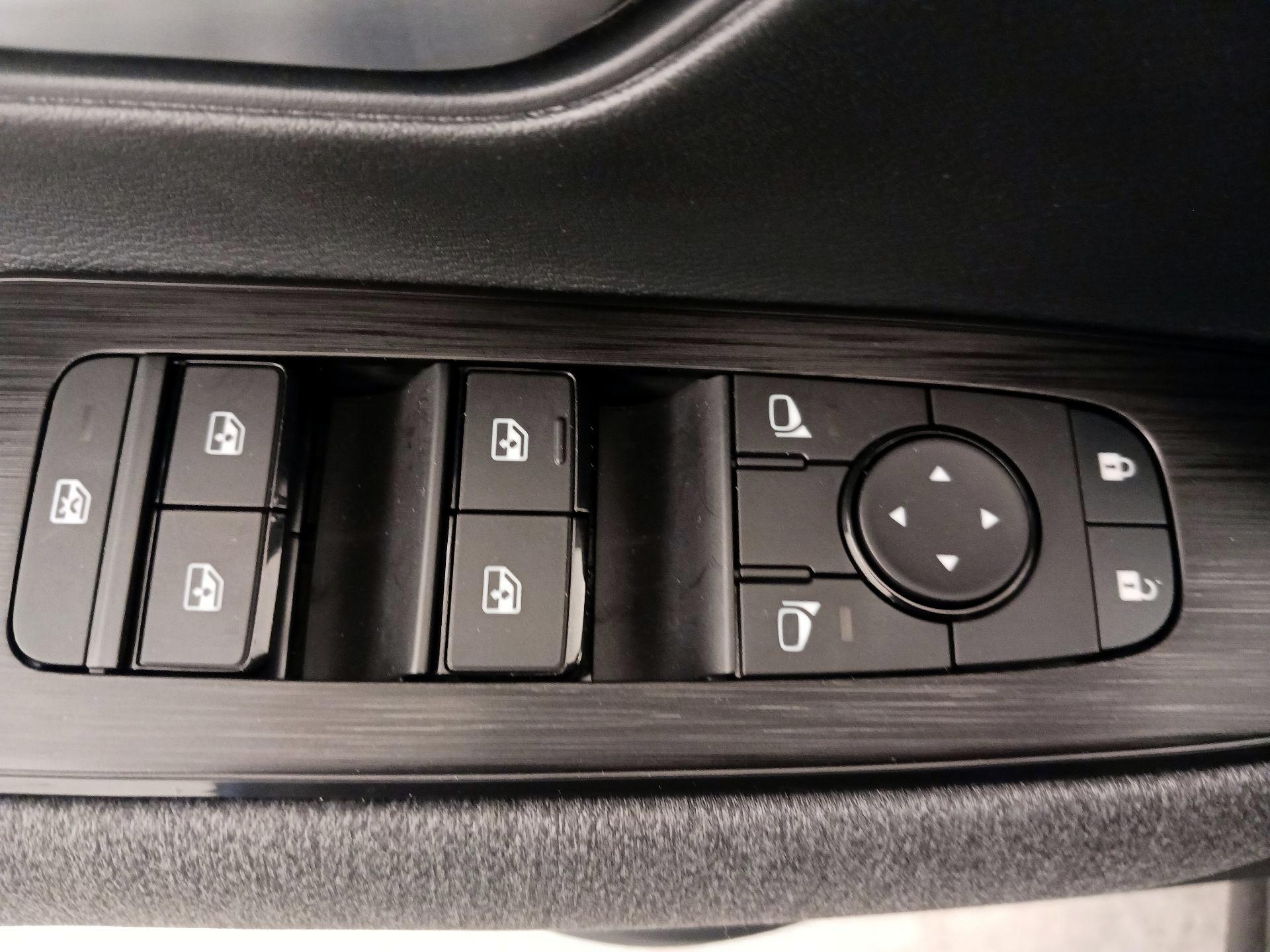 Thumbnail: 2026 Nissan Kicks - 12