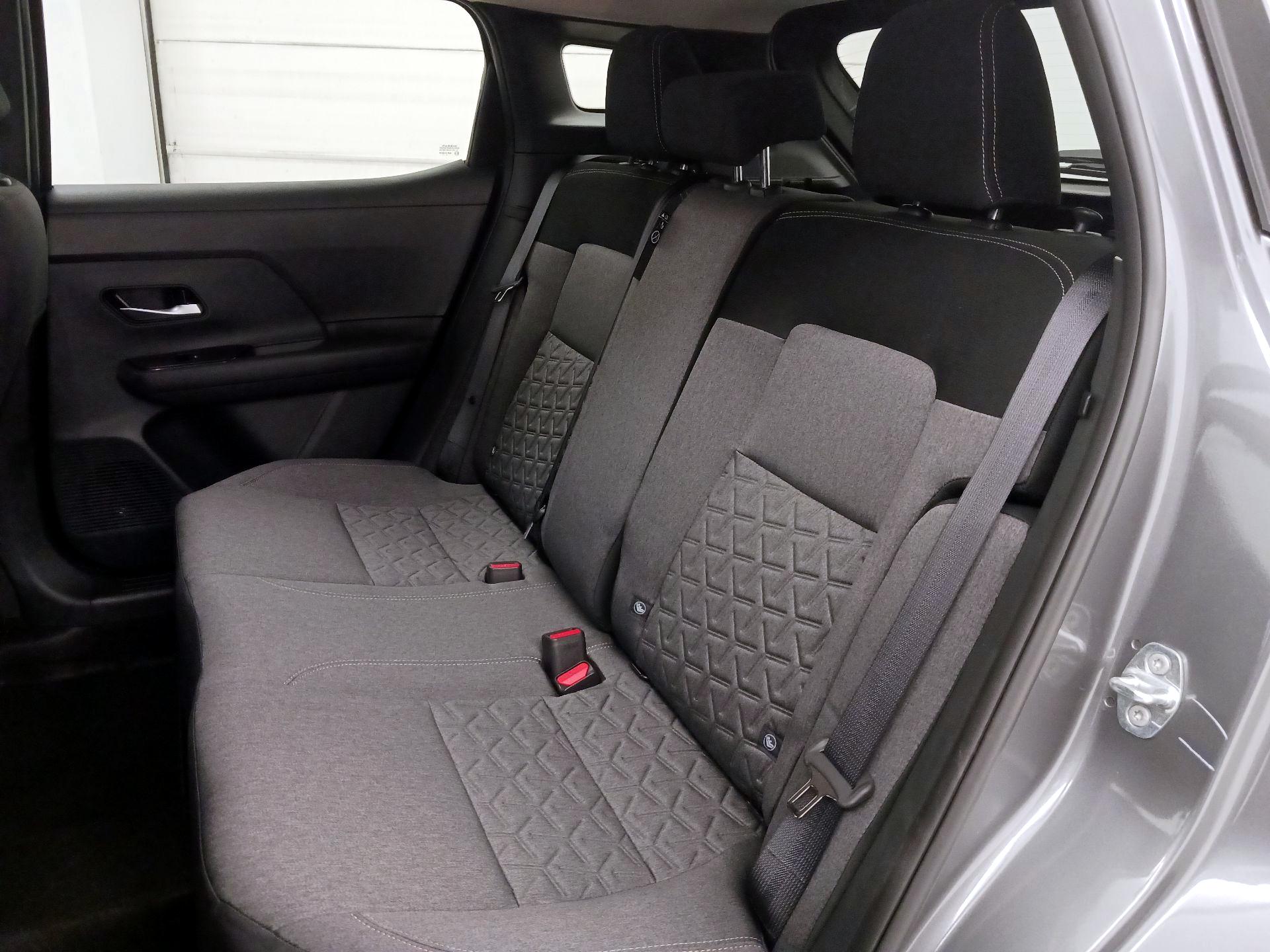 Thumbnail: 2026 Nissan Kicks - 19