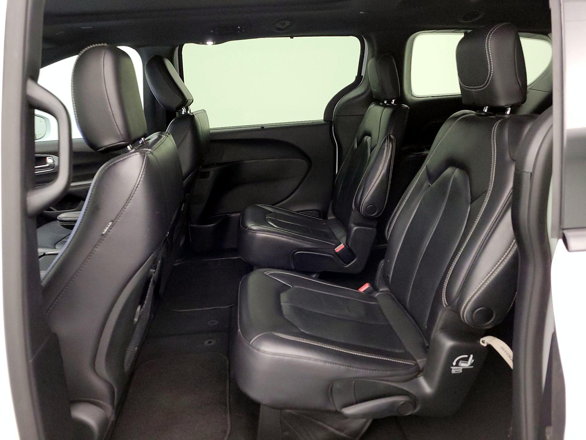 Thumbnail: 2022 Chrysler Pacifica - 19