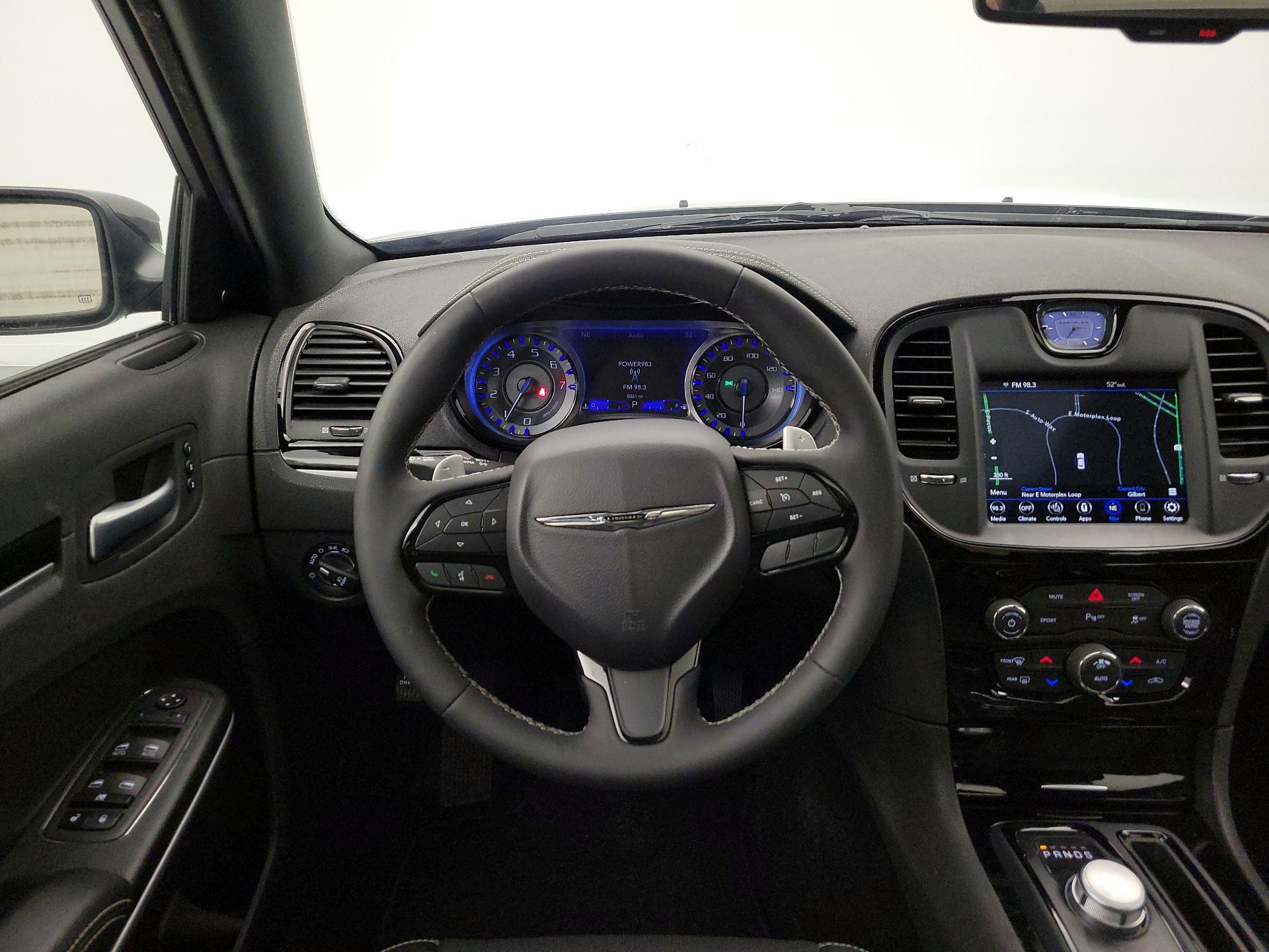 Thumbnail: 2023 Chrysler 300 - 10